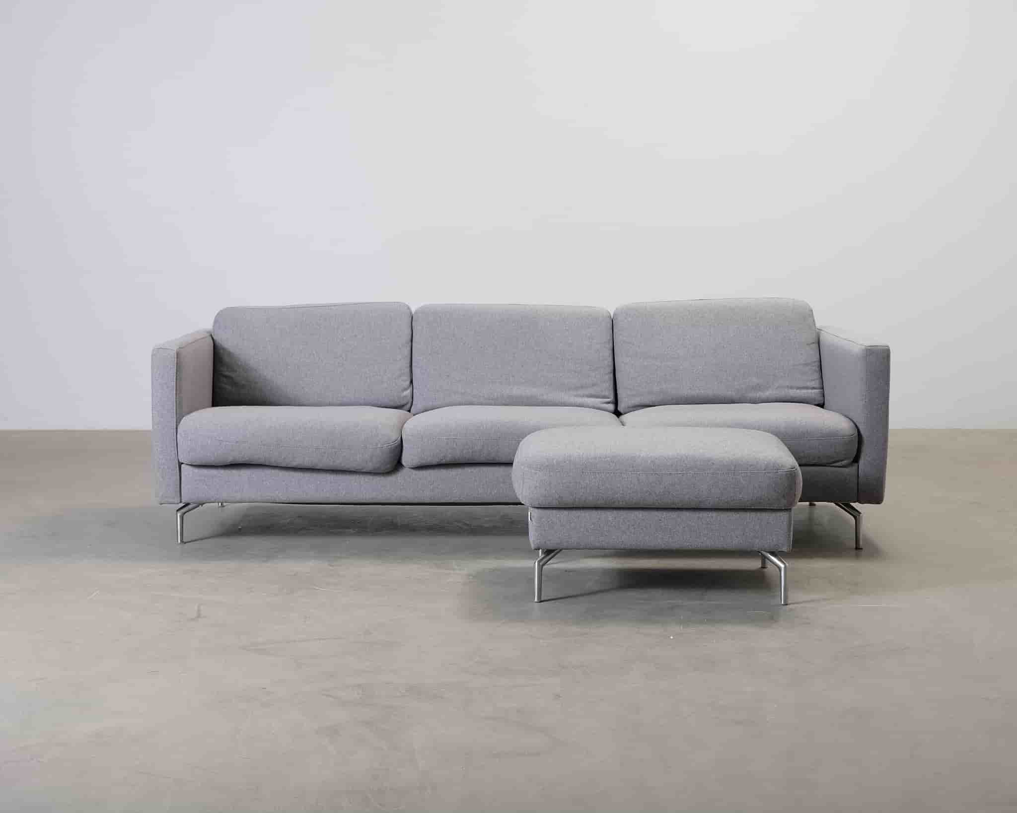 BoConcept Osaka 3-sits soffa med fotpall grå