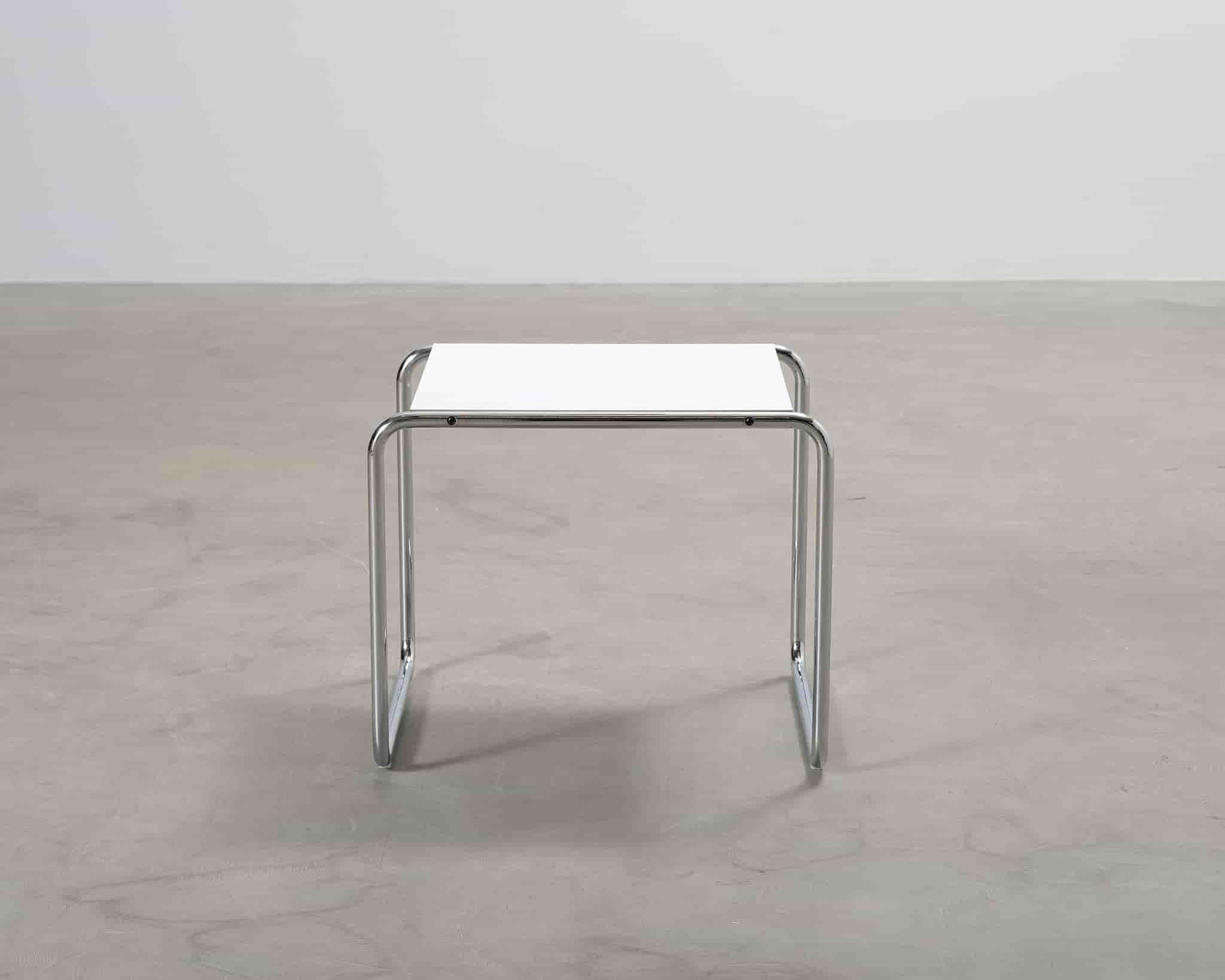 Knoll Laccio sidobord vit