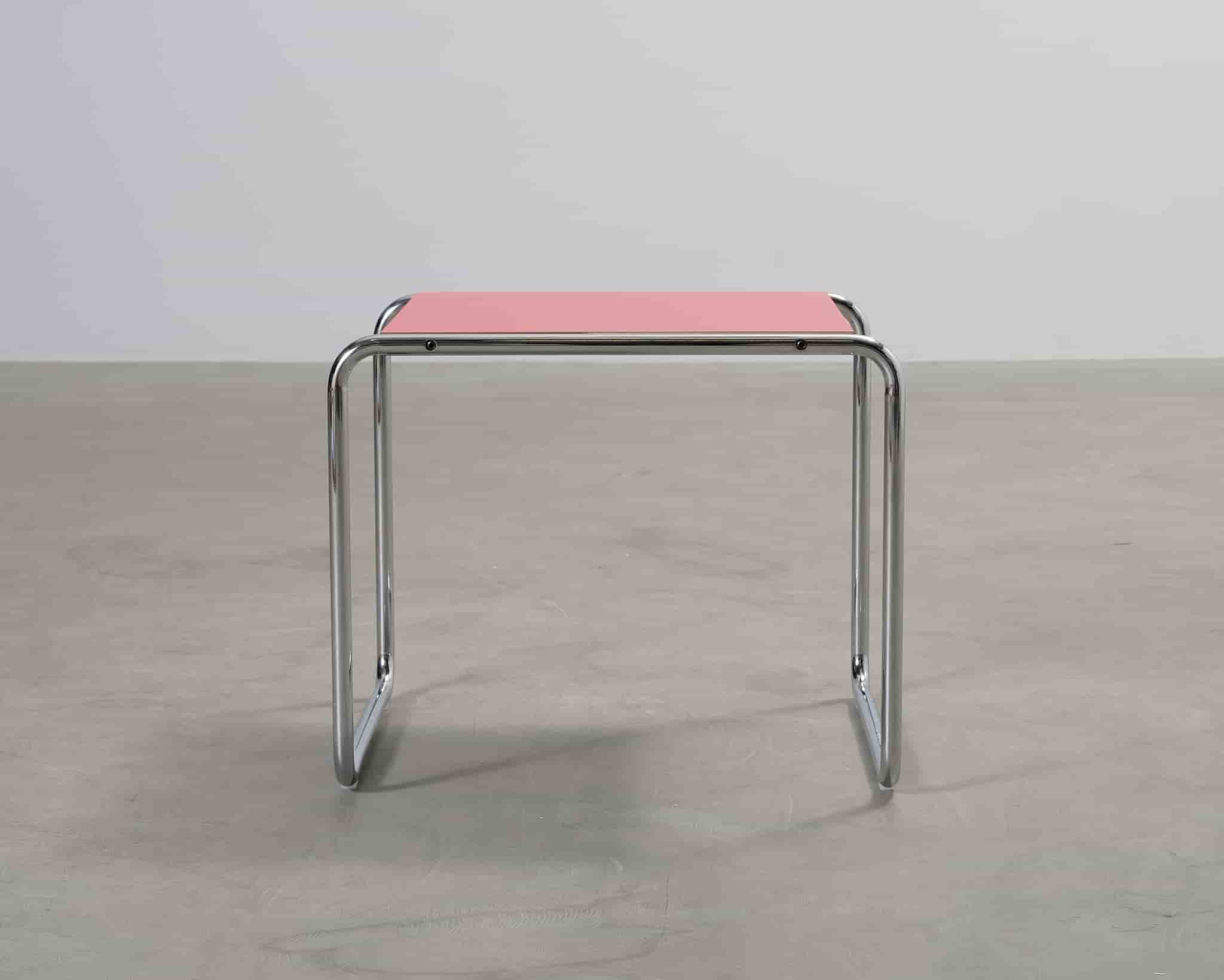 Knoll Laccio sidobord röd