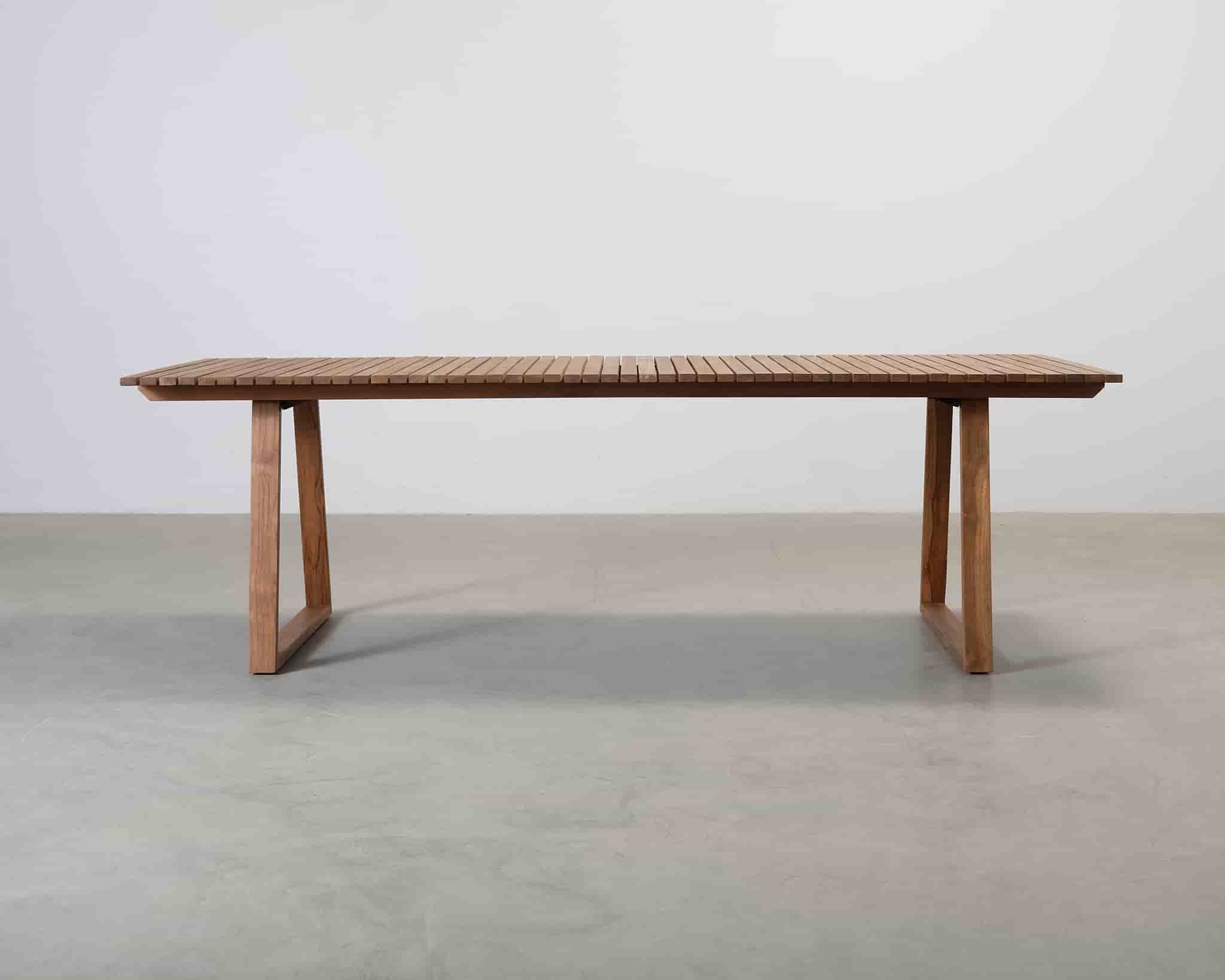 FeelDesign Stripe trädgårdsbord teak