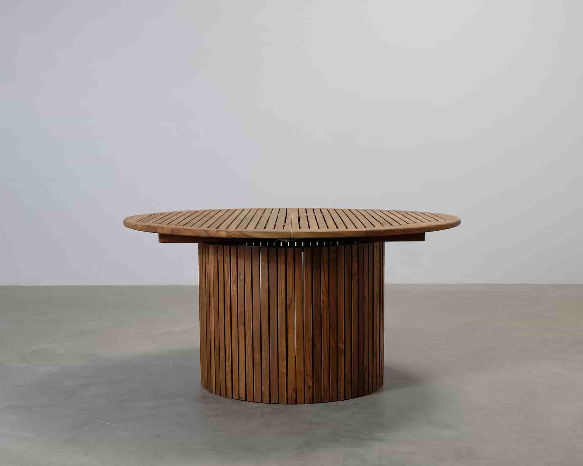 FeelDesign Circle förlängningsbart trädgårdsbord 150-195 cm
