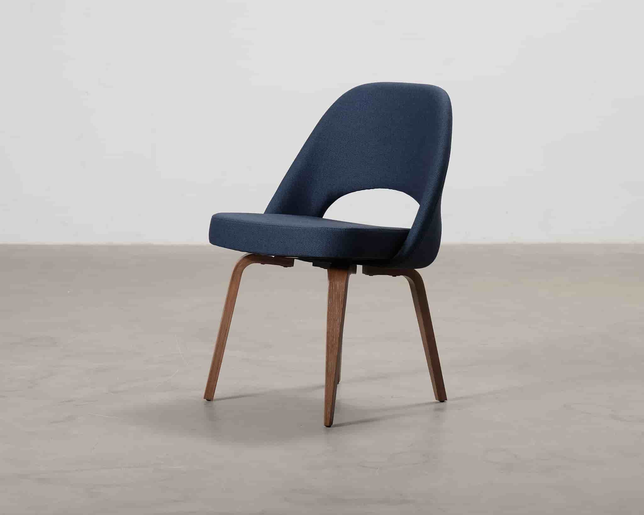 Knoll Eero Saarinen Executive Chair stol mörkblå
