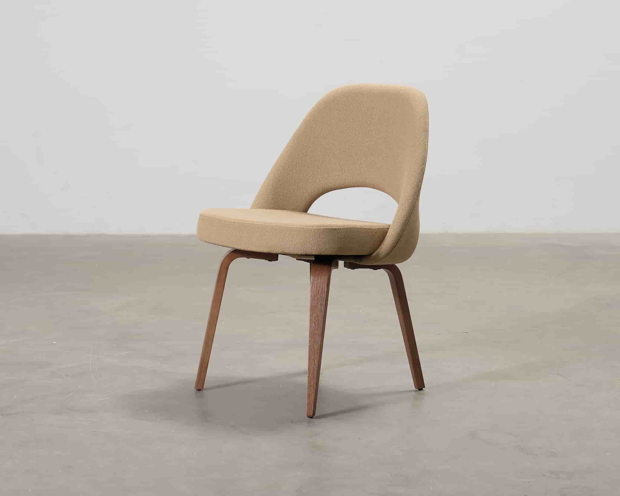 Knoll Eero Saarinen Executive Chair stol beige