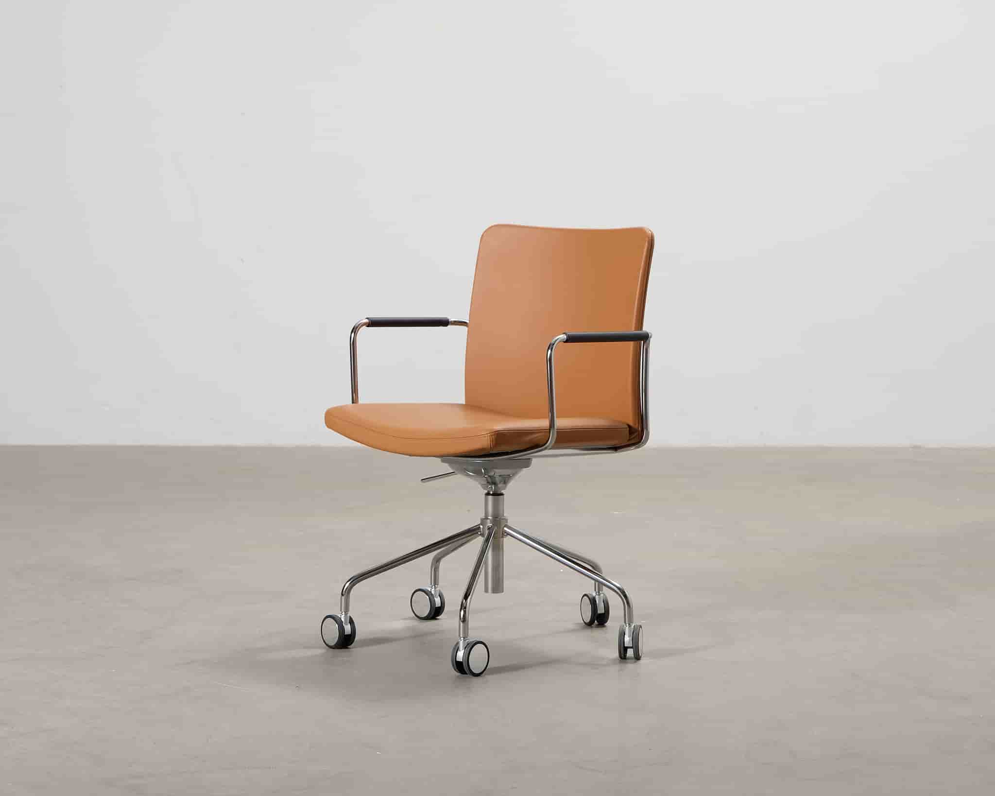 Swedese Stella kontorsstol krom / cognac