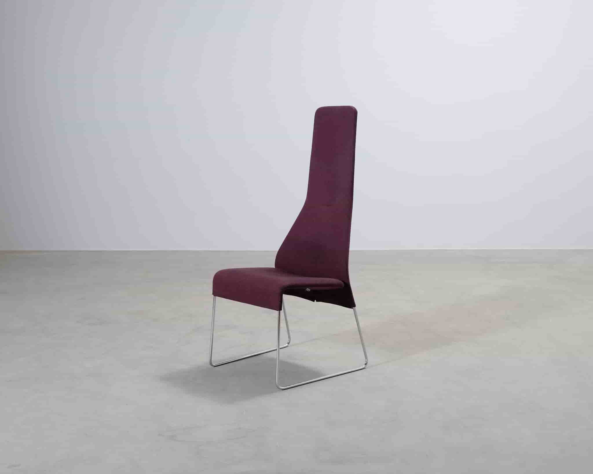 B&B Italia Lazy matstol burgundy