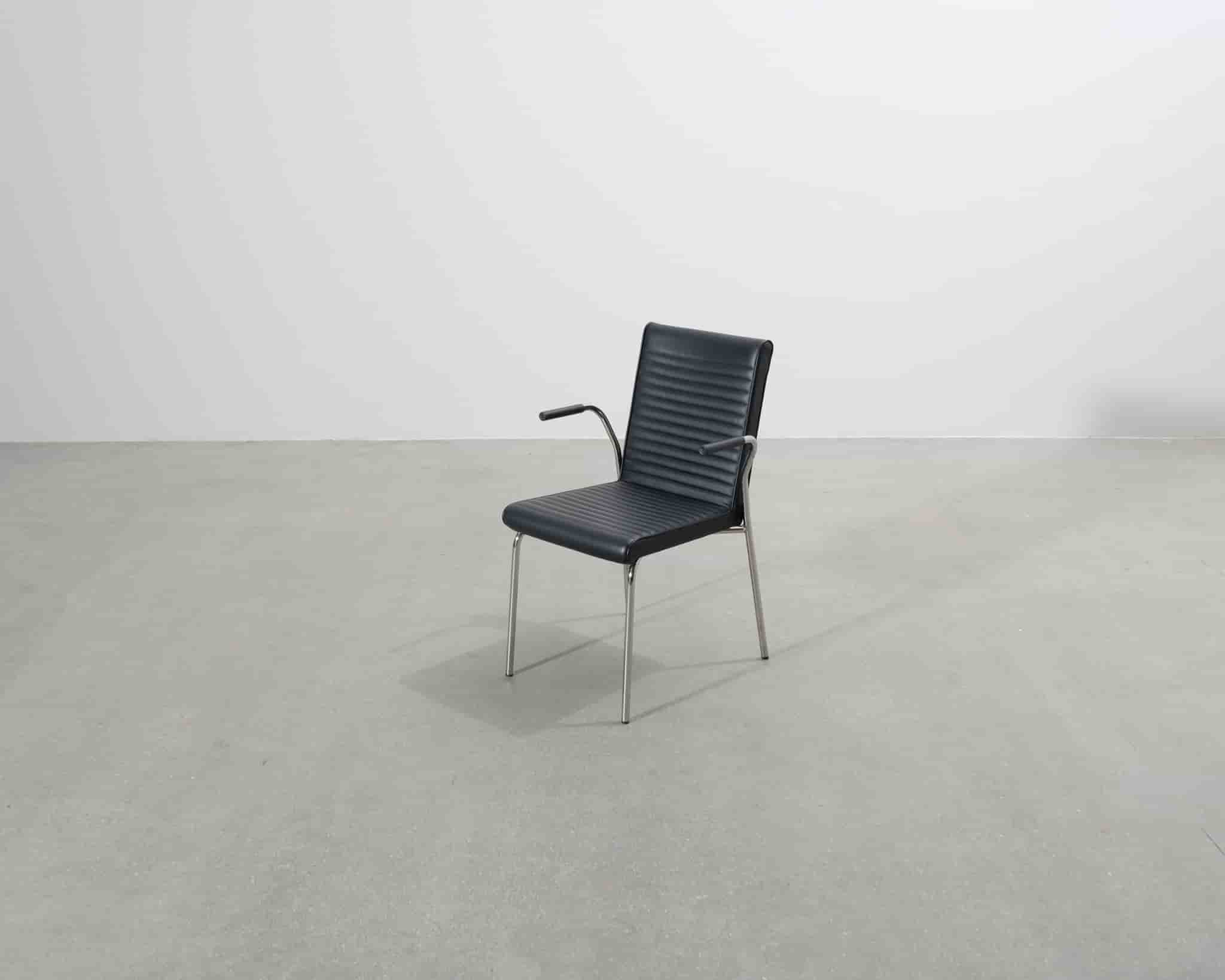 Offecct Quick karmstol svart
