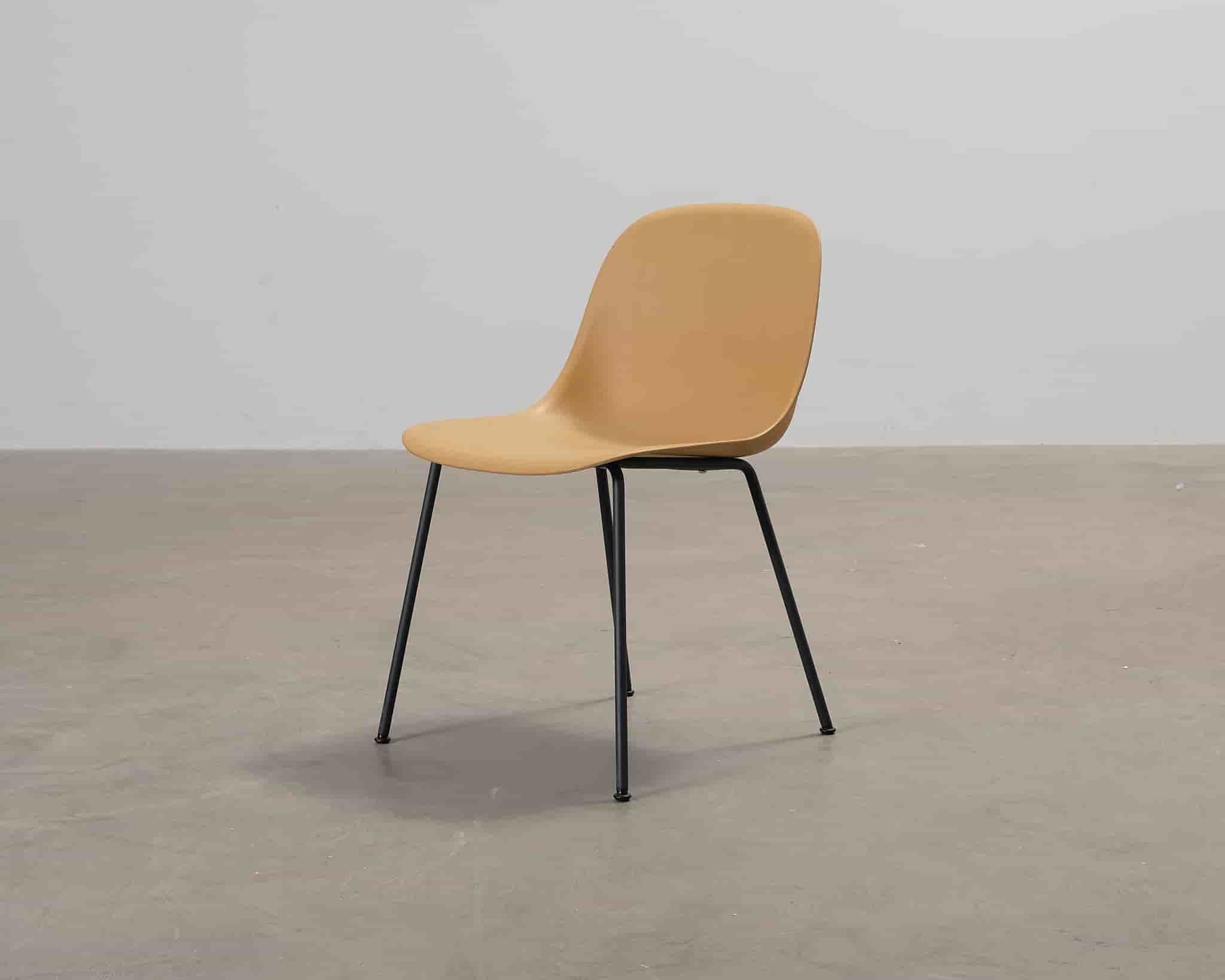 Muuto Fiber Side stol ockra