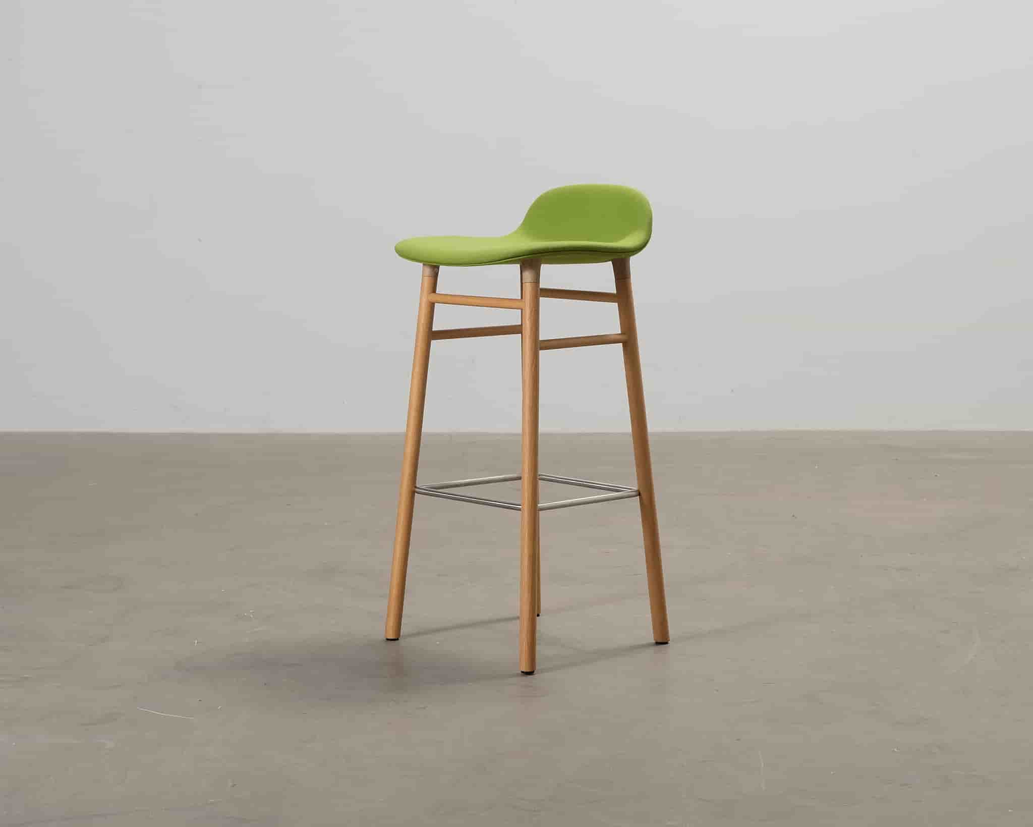 Normann Copenhagen Form 75 cm barstol grön
