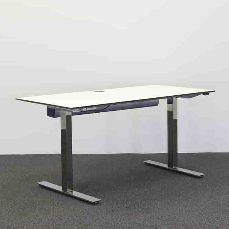 Elektriskt höj-och sänkbart  skrivbord