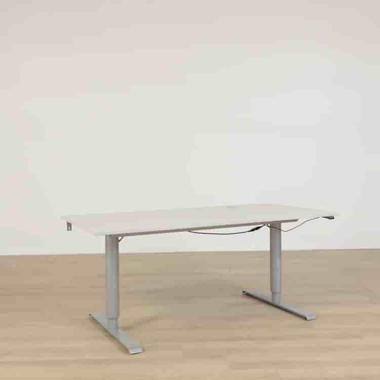 Elektriskt höj- och sänkbart  skrivbord - Alt.1 160 cm