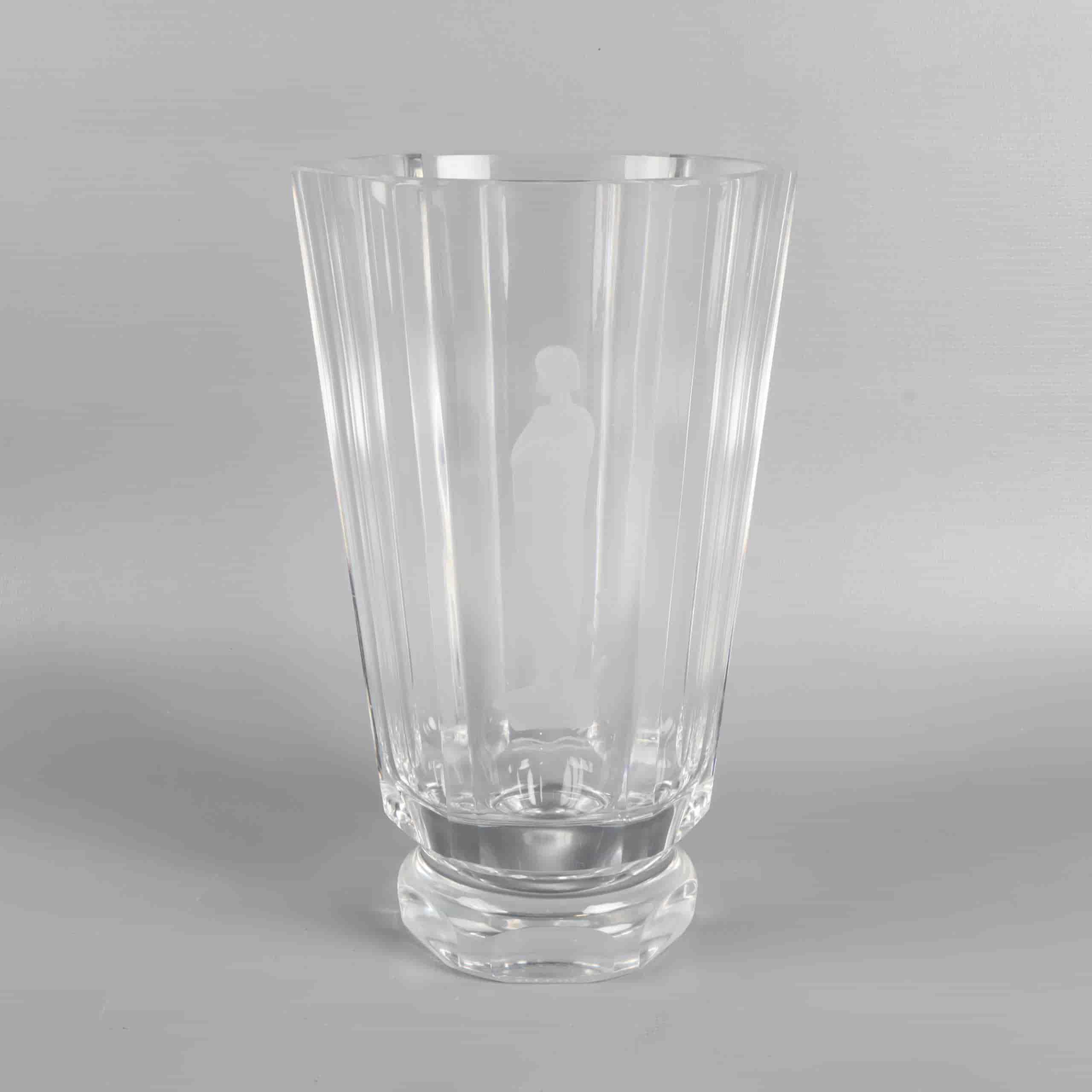 Orrefors - Glasvas med slipad dekor