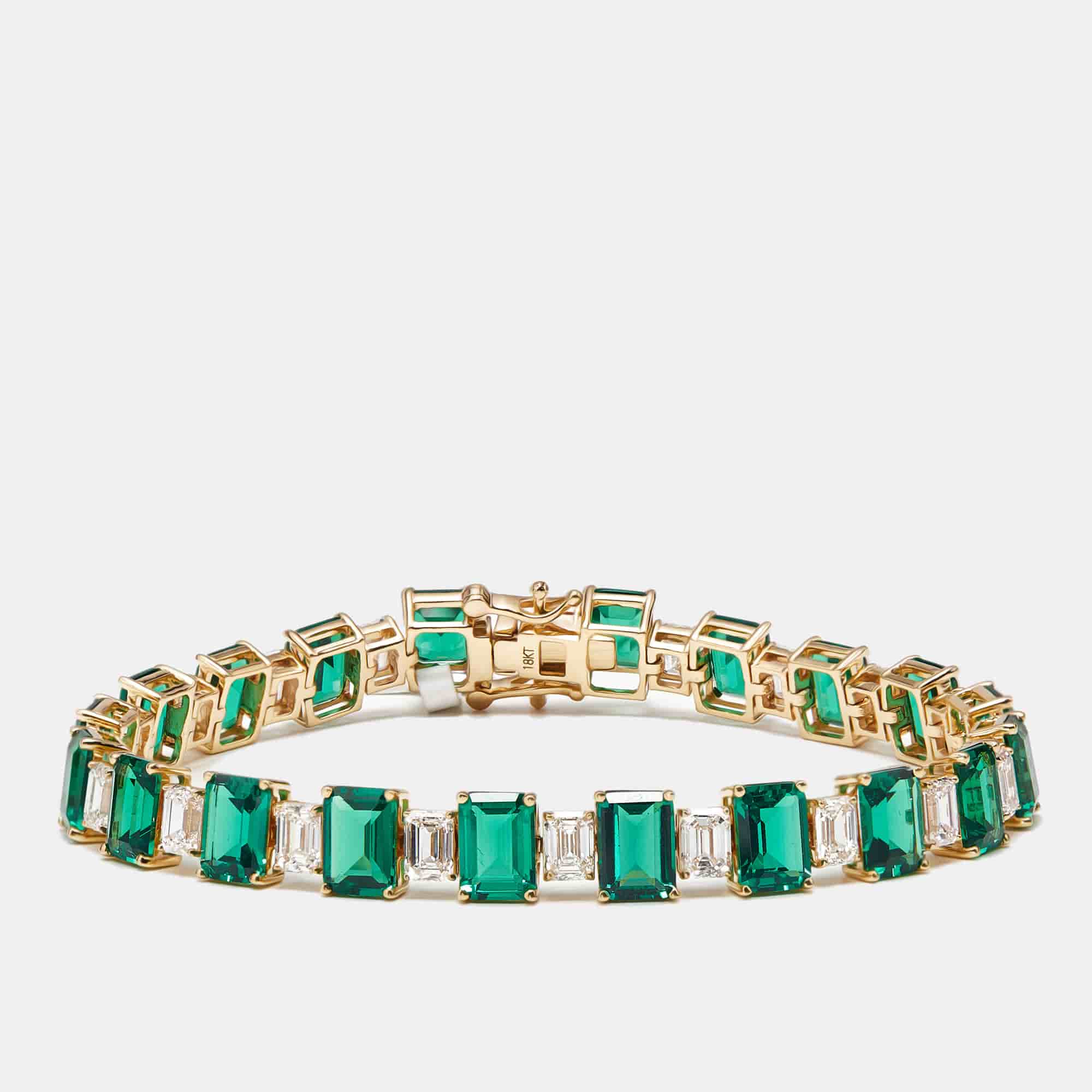 16.5 cts Lab Grown Emerald, Emerald Cut Diamonds 18k Yellow Gold Bracelet