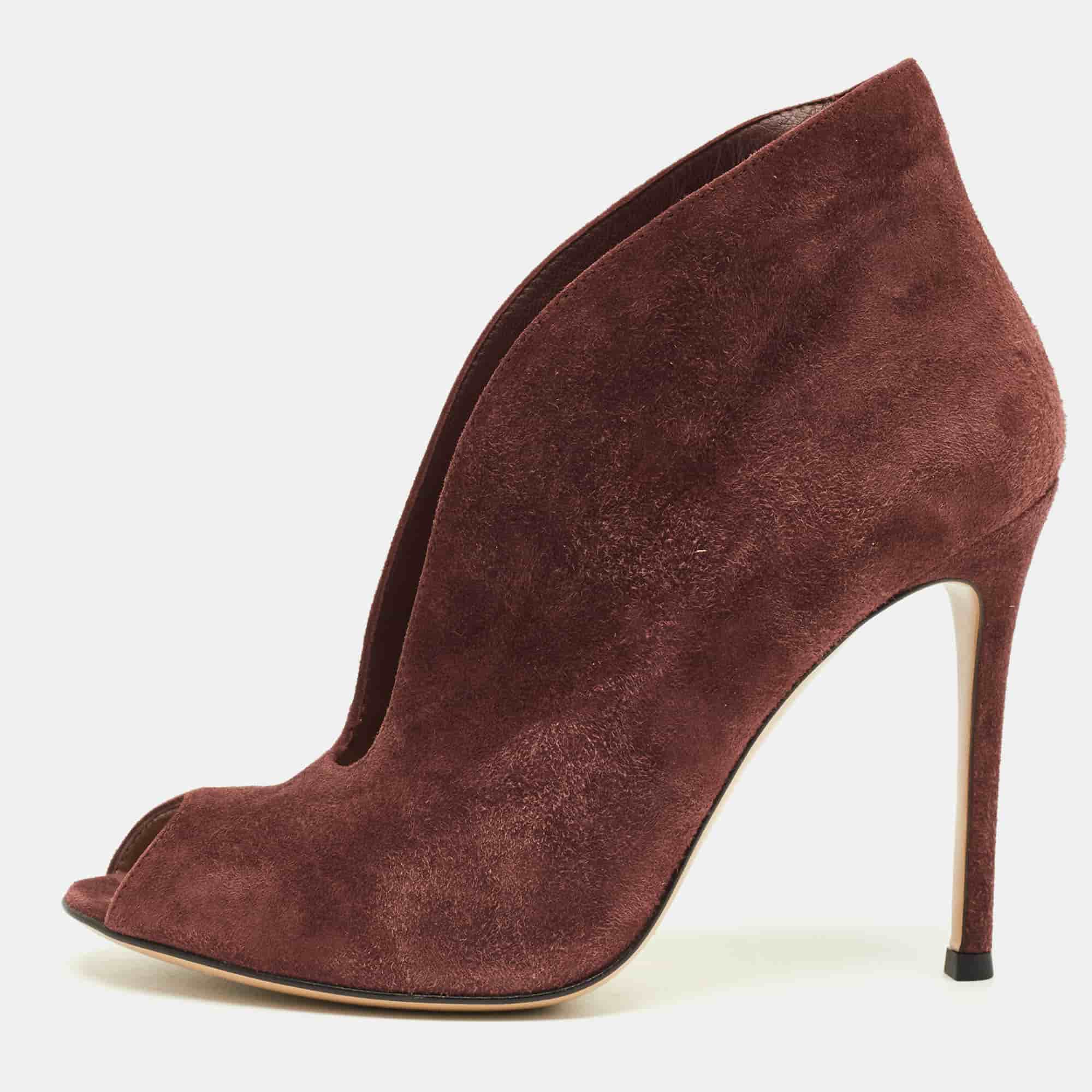 Gianvito Rossi Vamp Size 37 Burgundy Suede Booties
