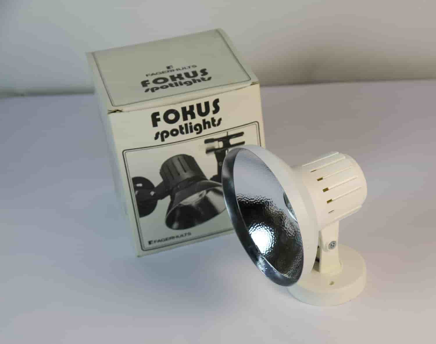 Oanvänd! Vägglampa Spotlight, Fagerhult Fokus 74085, Svensk Design 80-tal.