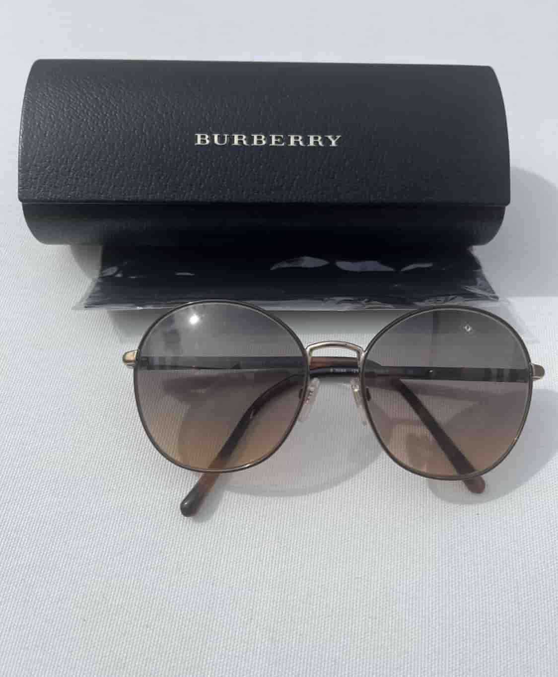 Burberry Solglasögon, Modell OBE3094 1257G9