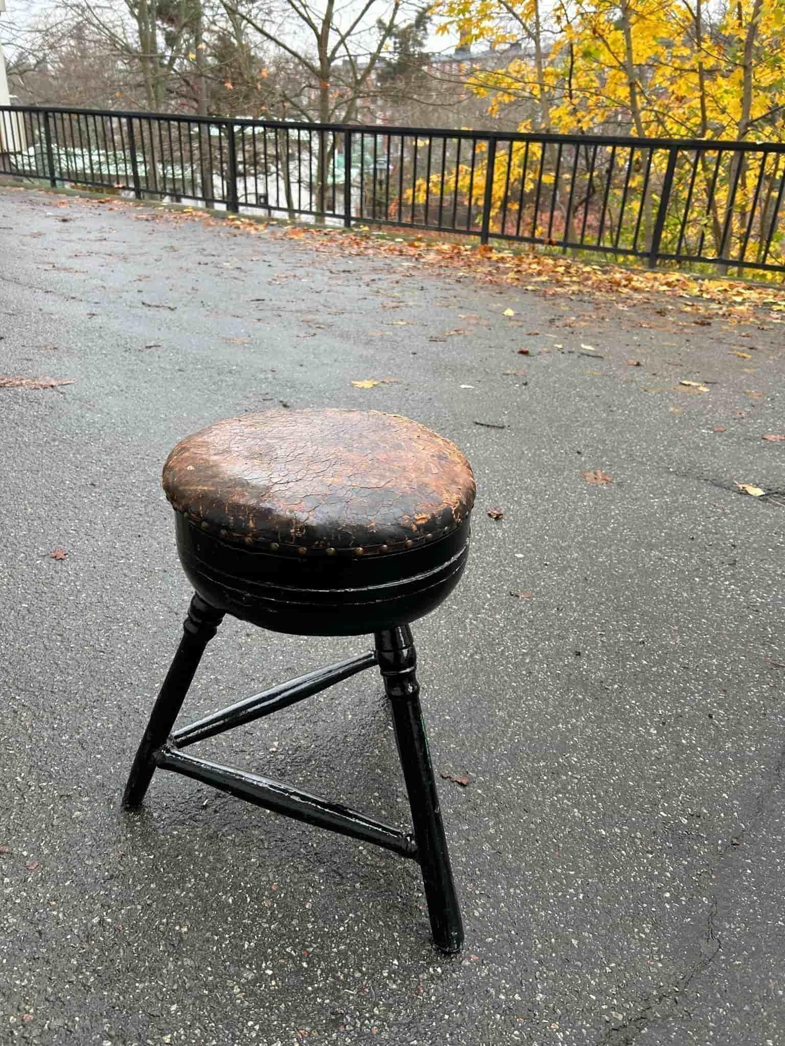 Antik Pall med Lädersits