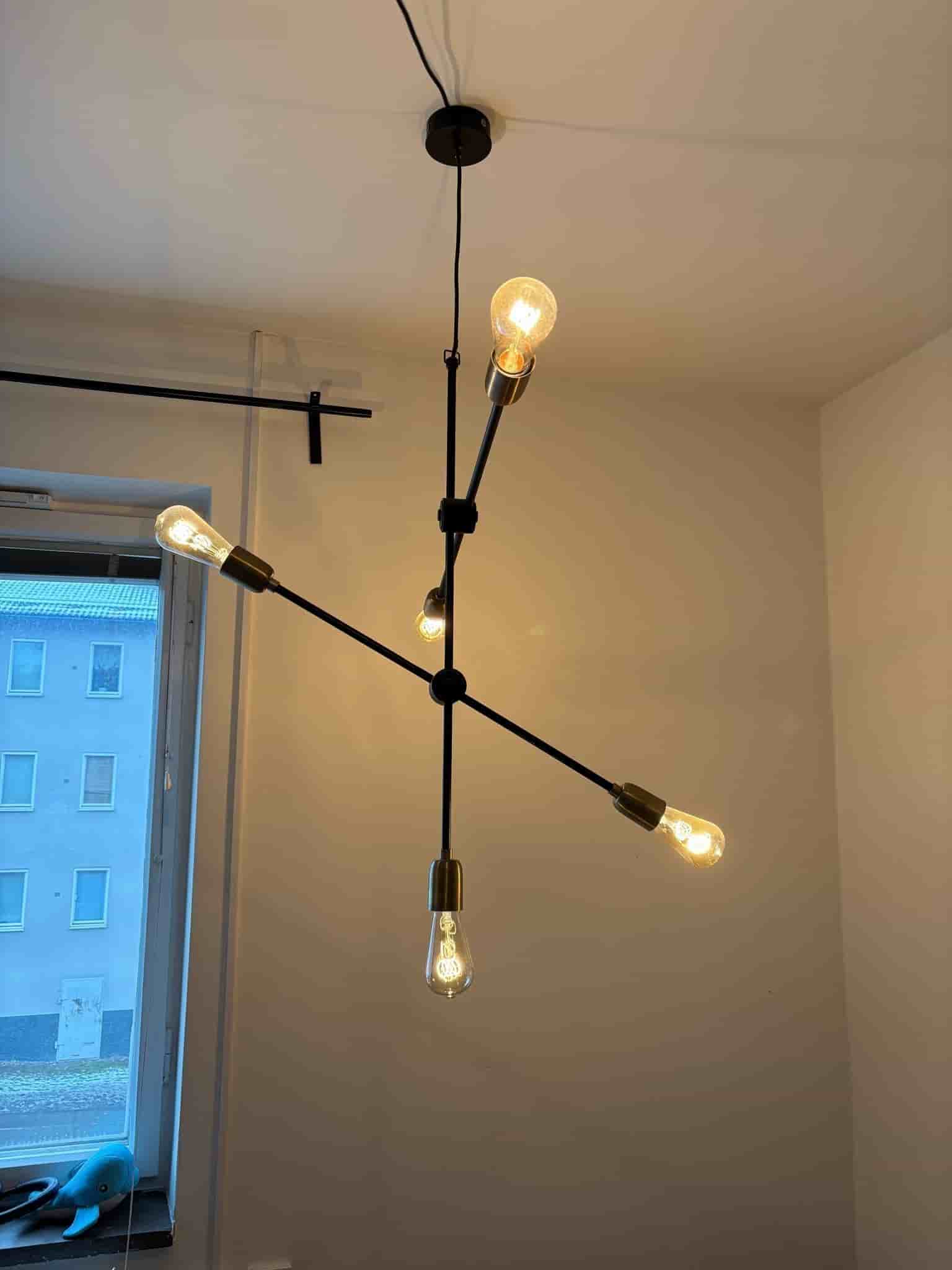 House Doctor HDMolecular taklampa, svart/mässing
