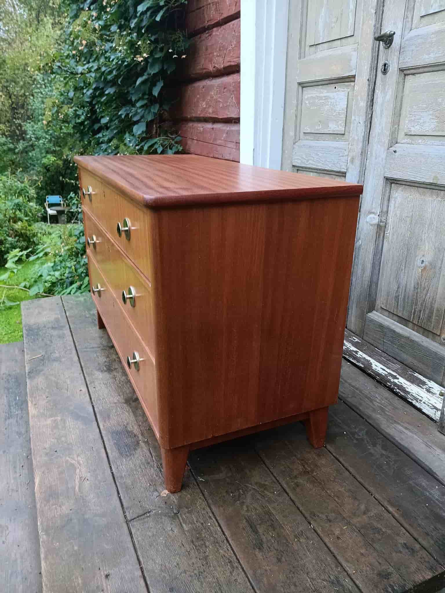 Retro Byrå med tre lådor