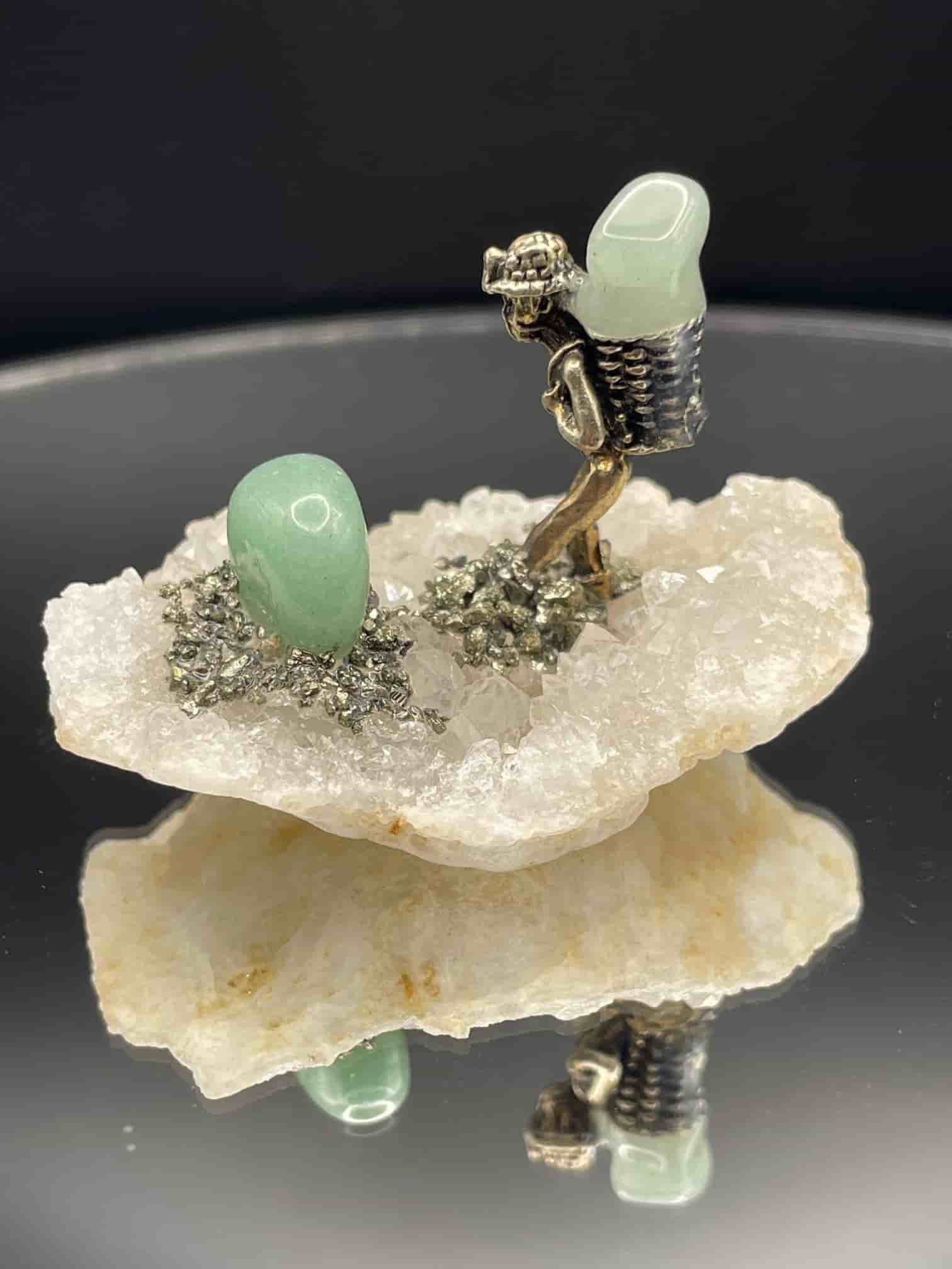 ~ Unikt Ornament ~ Gruvarbetare på Vit Kvarts m grön Aventurin & Prehnit ~ NYTT