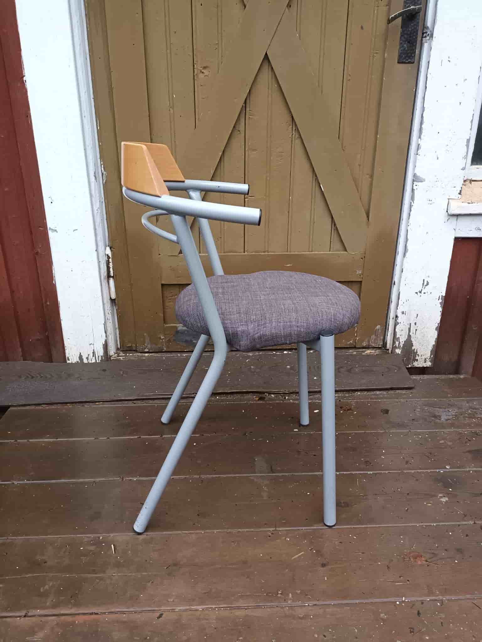 1 st stol med silverlackerad stålstomme