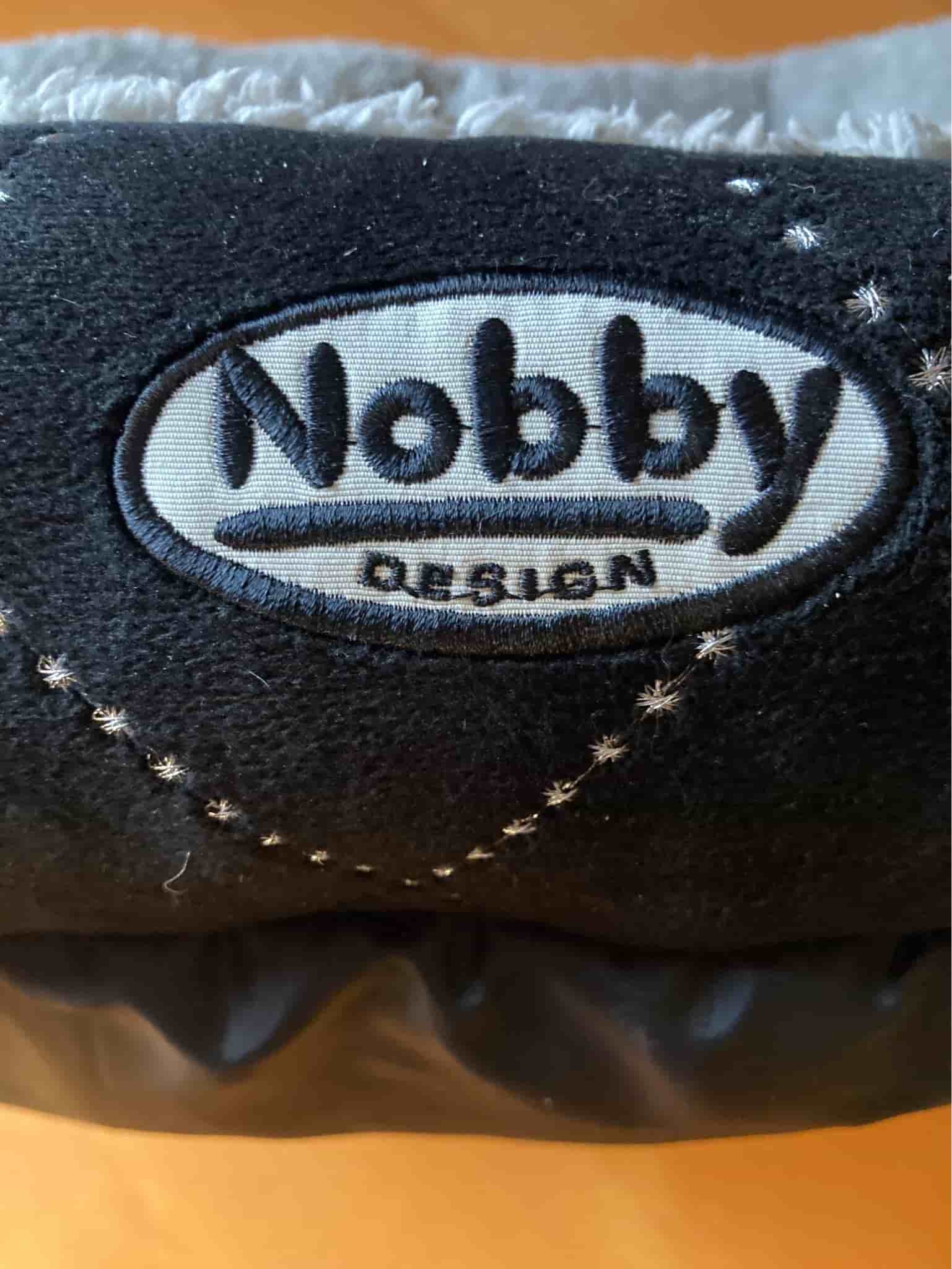 Ny Hundbädd Nobby design i 100% polyester.