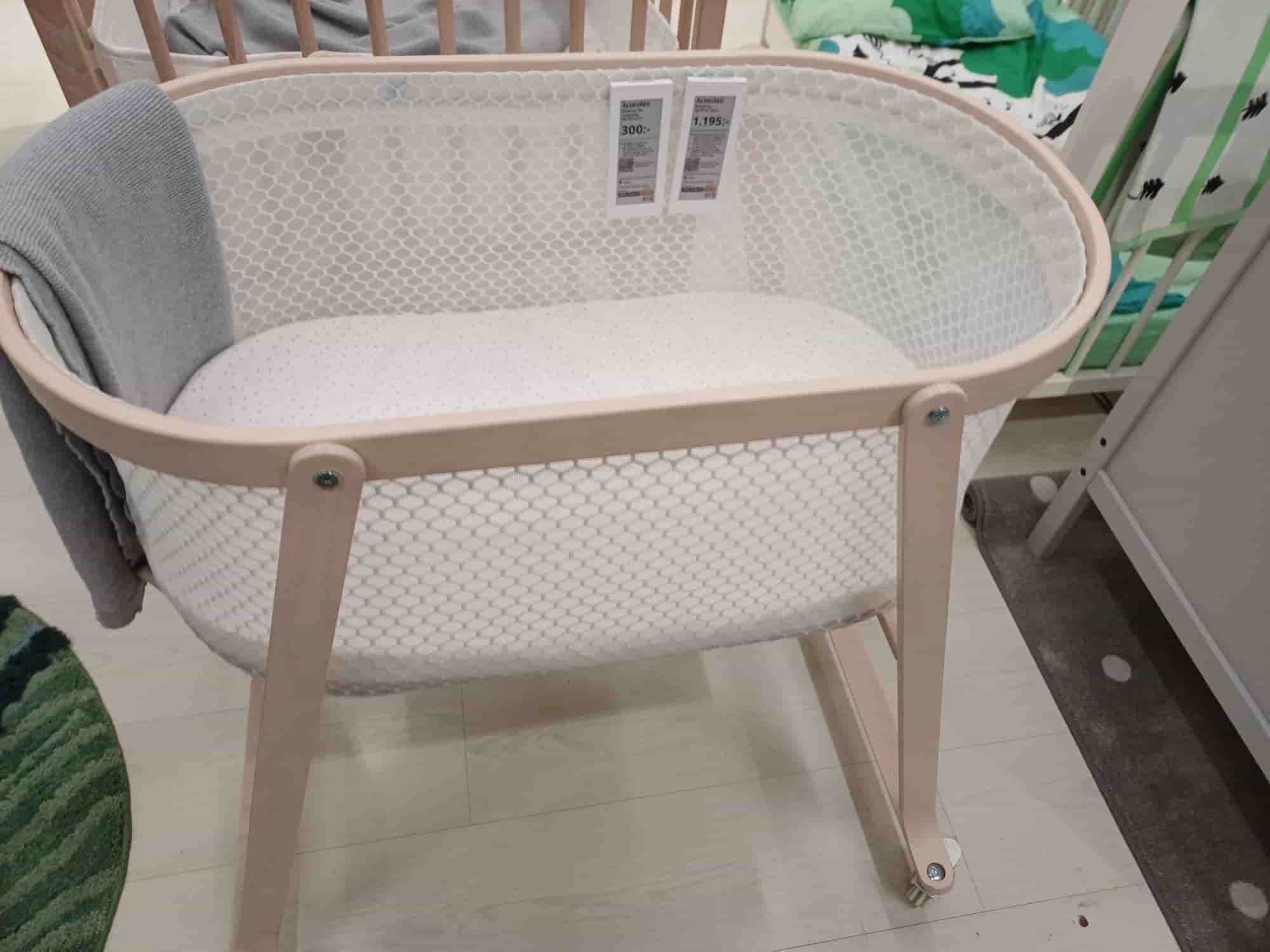 IKEA ÄLSKVÄRD Babykorg med madrass