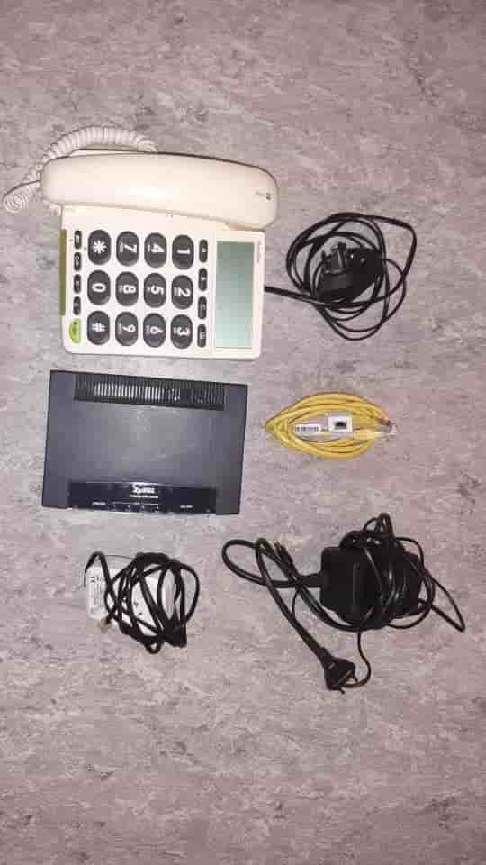 Doro Telefon och Zyxel Router Komplett paket: Bords­telefon + ADSL-modem