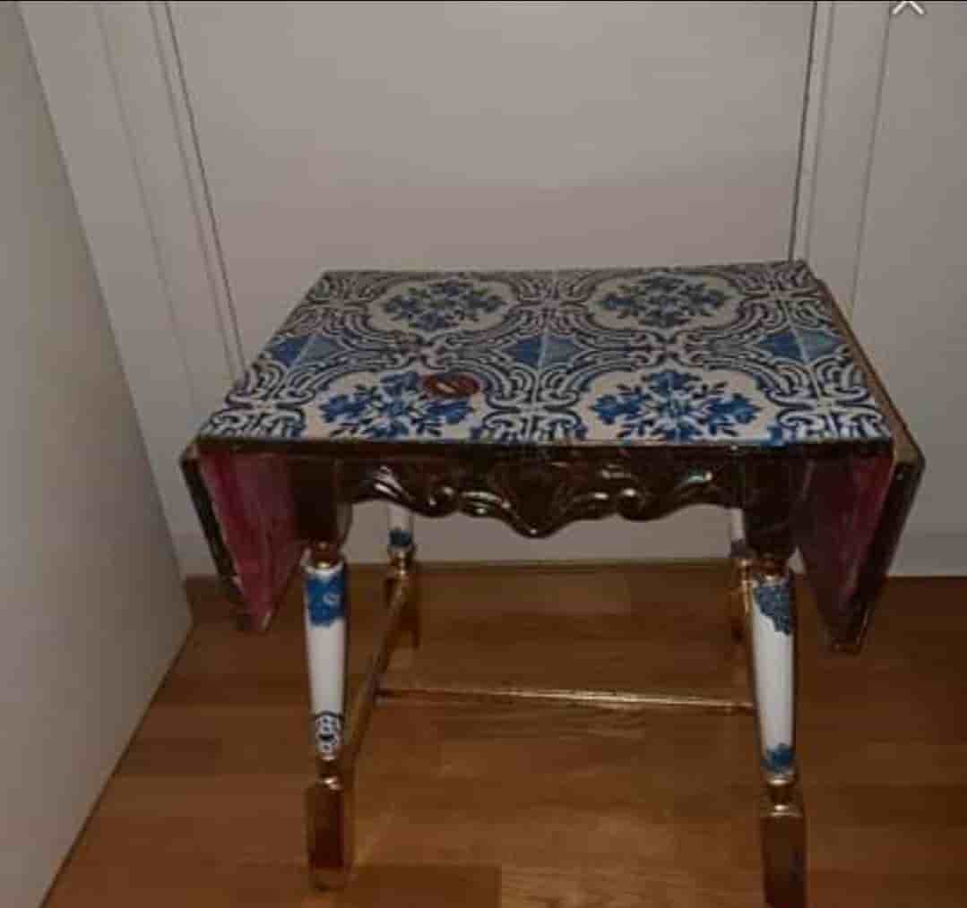 Mindre bord med Christian Lacroix Tapet Patio Cobalt