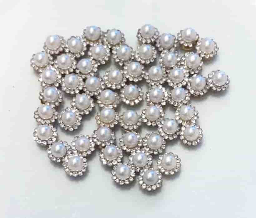 50 Strass knappar 10mm ( var snäll läs beskrivningen)