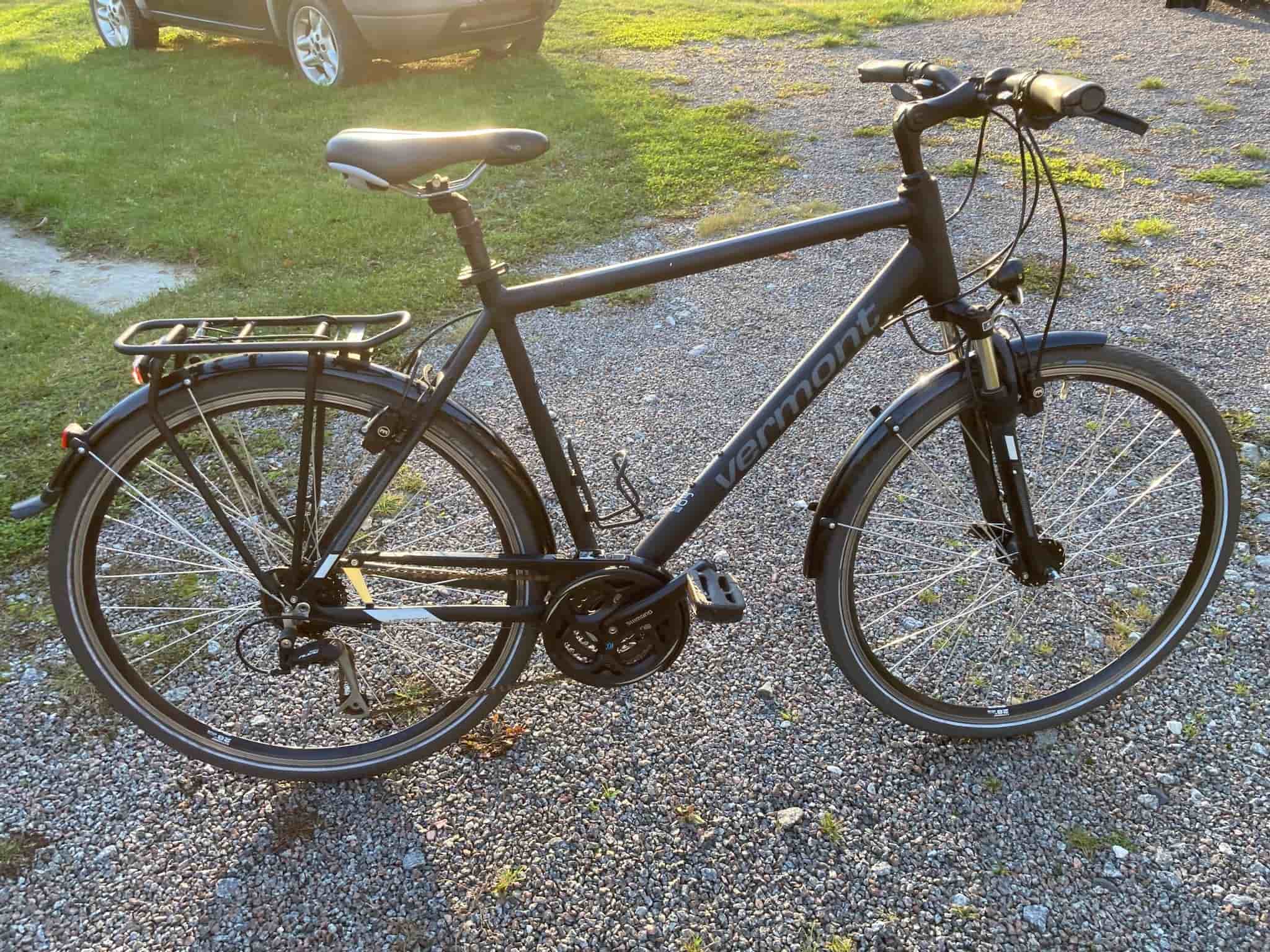 Trekking Cykel + Dubbdäck (helt oanvända) : Vermont James Cook