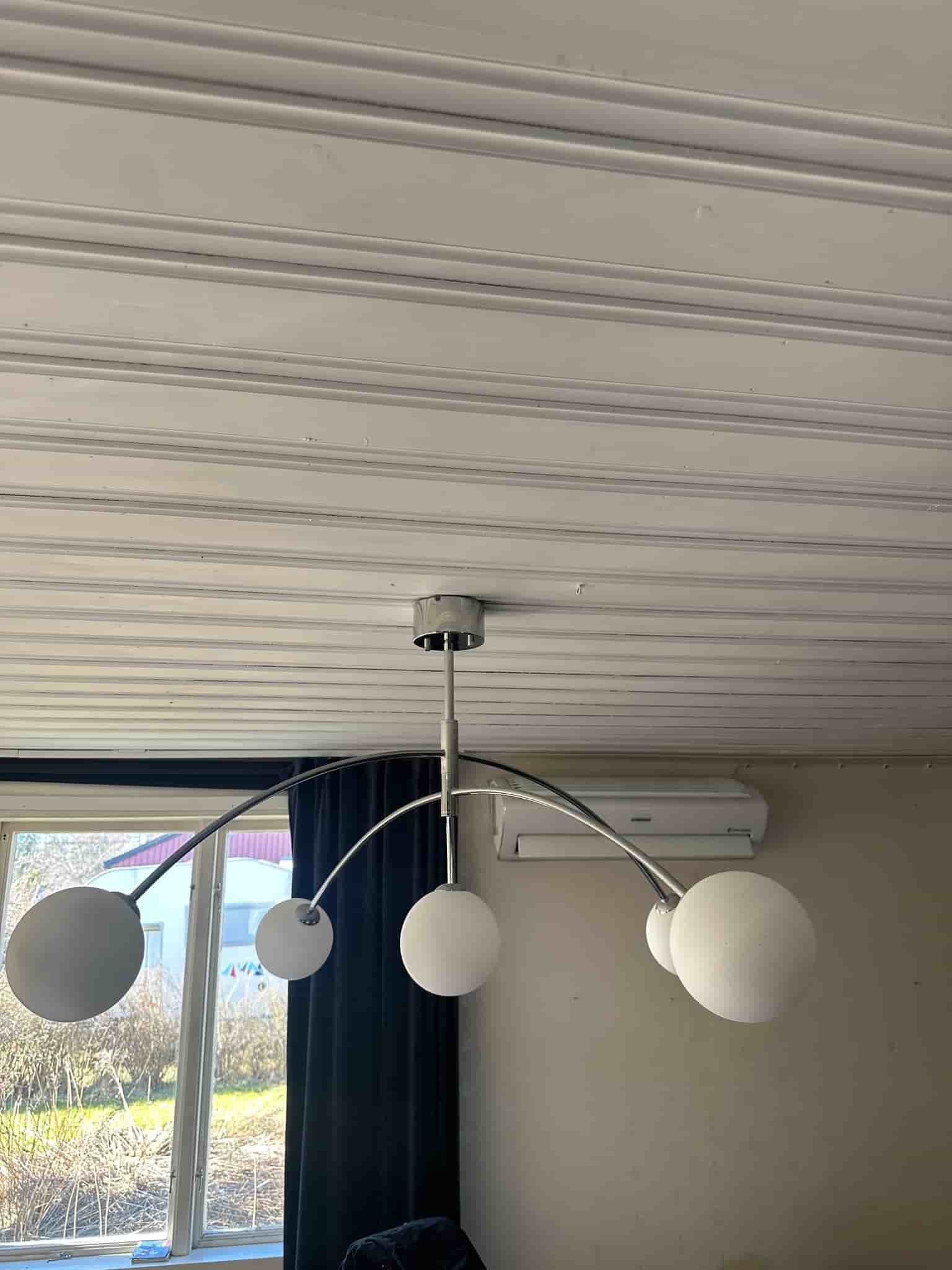 Taklampa med 5 glaskupor