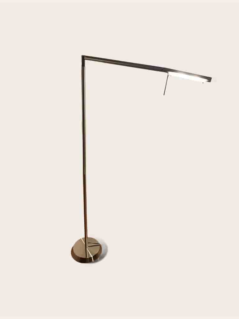 Modern Golvlampa / Läslampa i metall – Minimalistisk design
