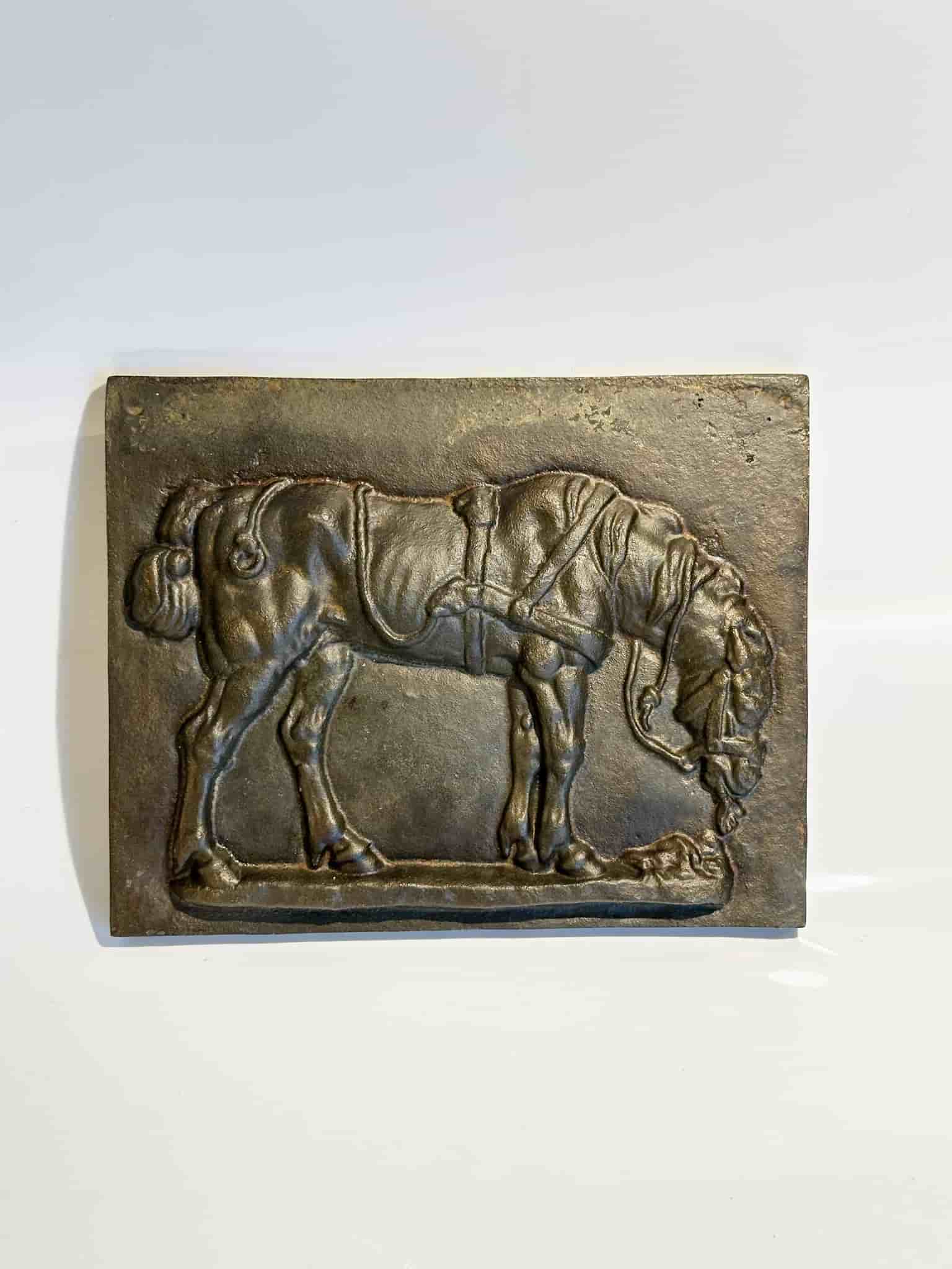 Vacker Relief Tavla med hästmotiv Gutjärn 1800-1900tal