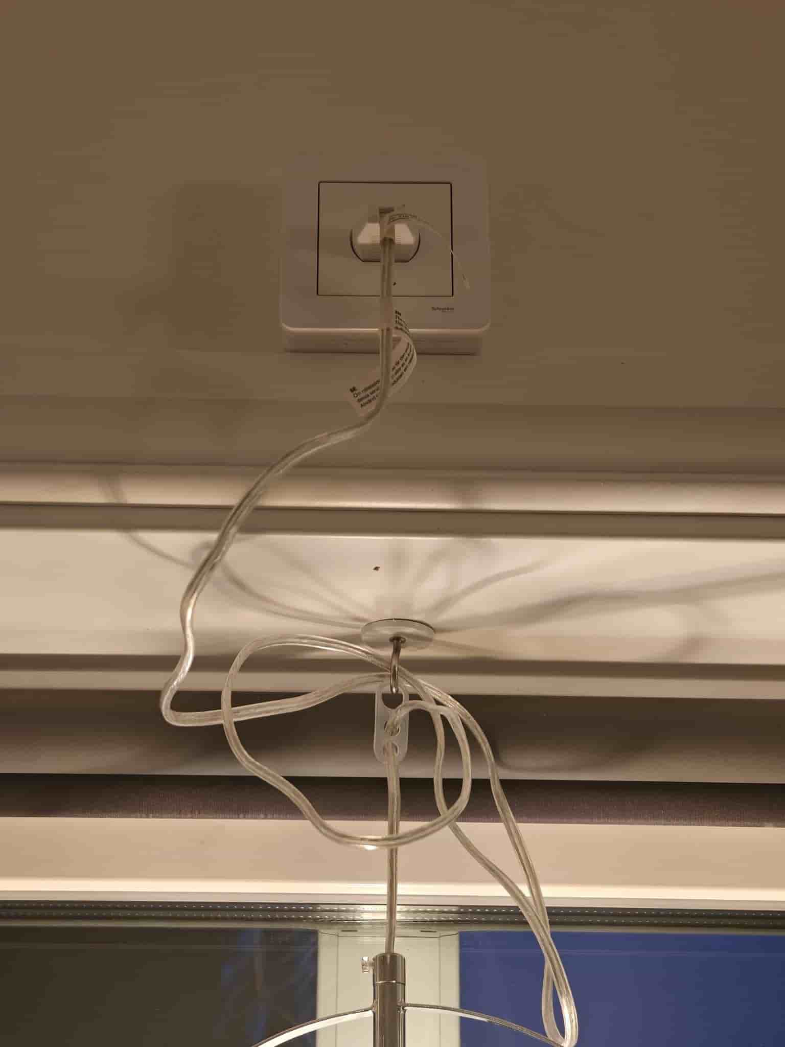 SPARTAN RINGO F5730K Fönsterlampa med E27 sockel
