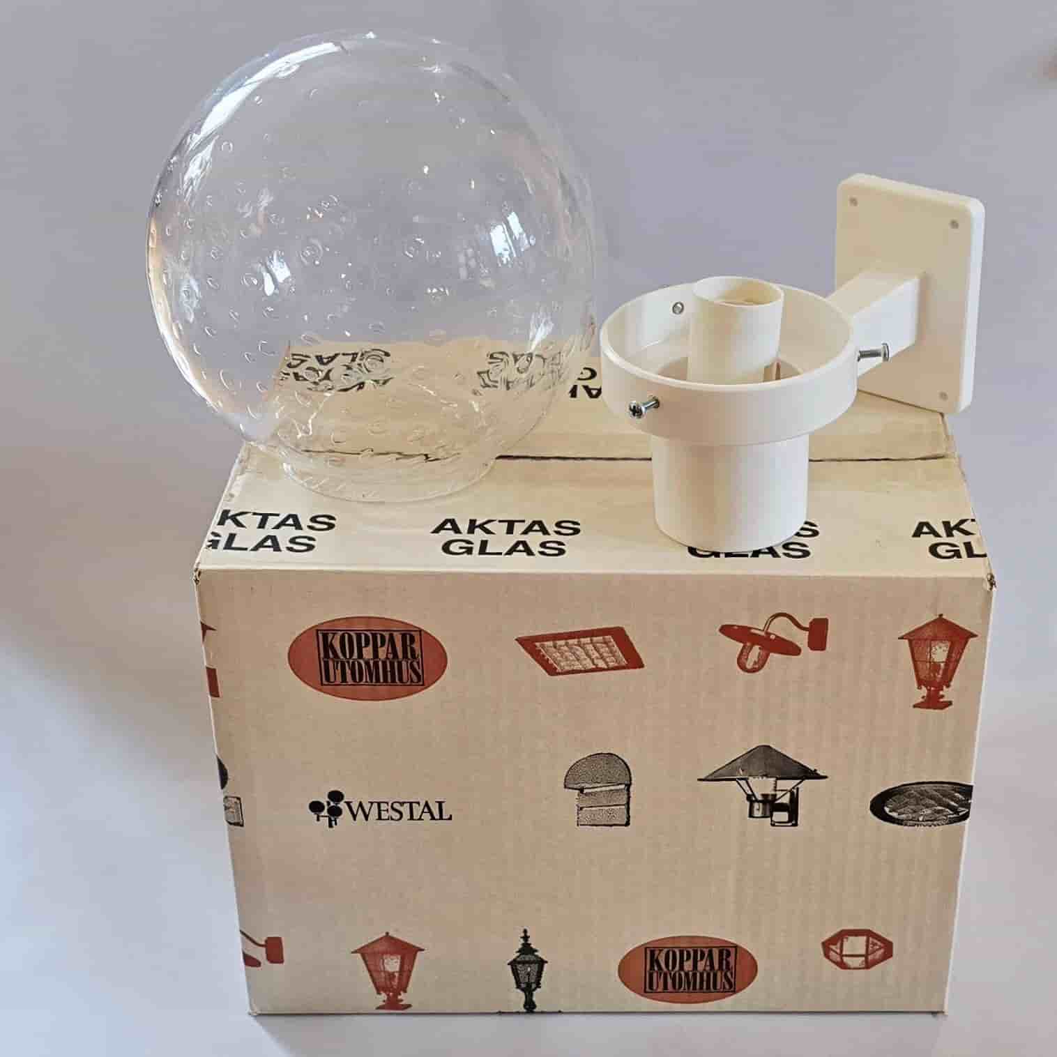 Westal Molly vägglampa armatur vit ny i kartong. 200 mm glasglob.