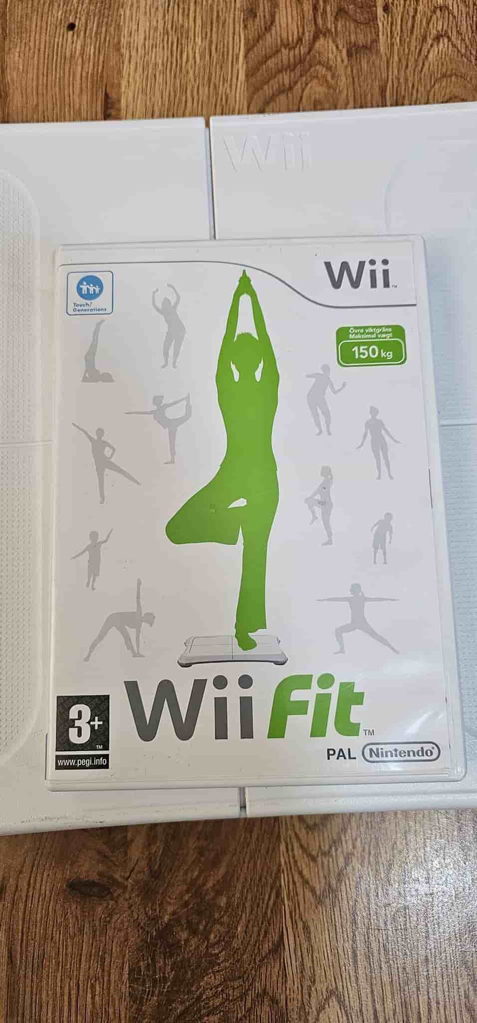 Wii Fit med balansbräda och spel