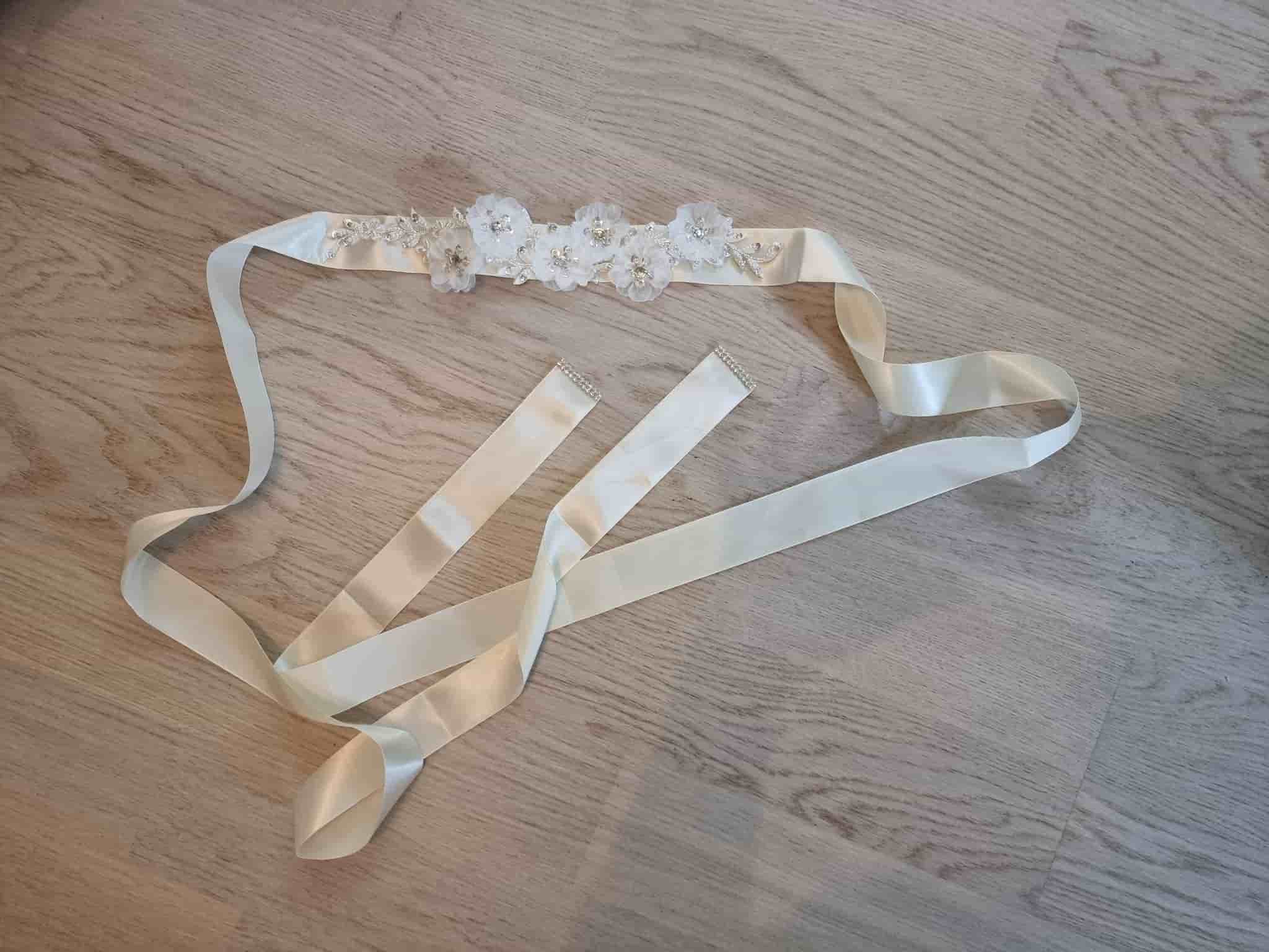 Brudband, band till bröllopsklänning, bröllop