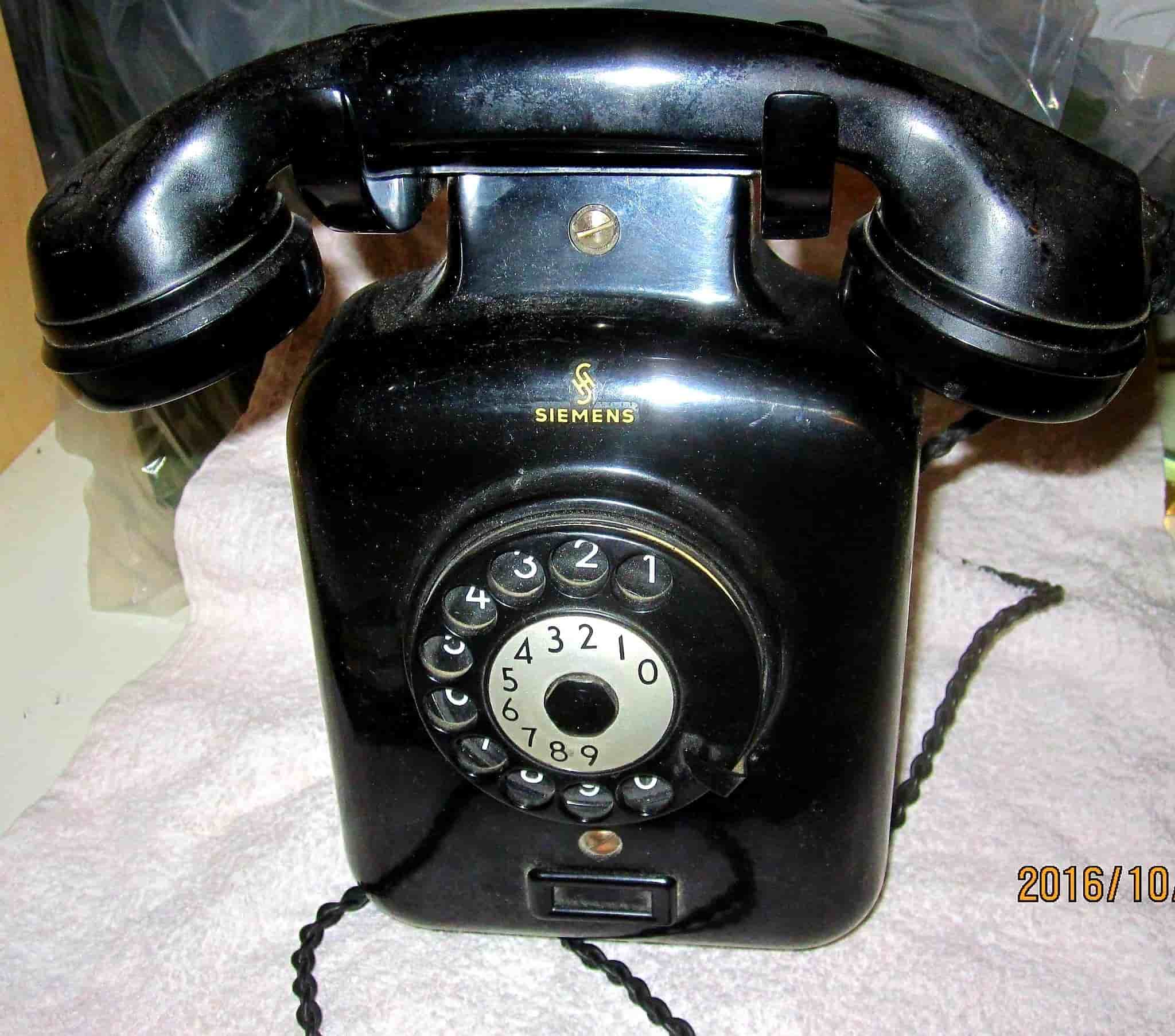 Antik 50 talet retro Siemens bakelit väggtelefon telefon RöK & DJURFRI hem