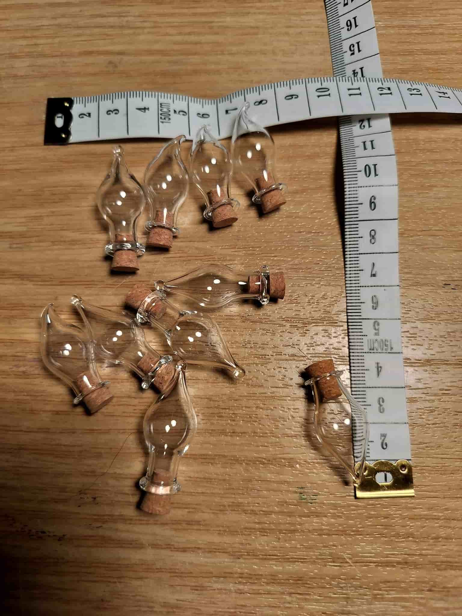 droppar med kork som går att ta ur, smyckestillverkning mm
