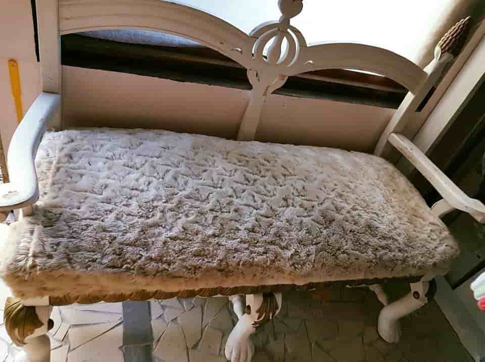 Fantastisk vacker soffa. Lantlig stil