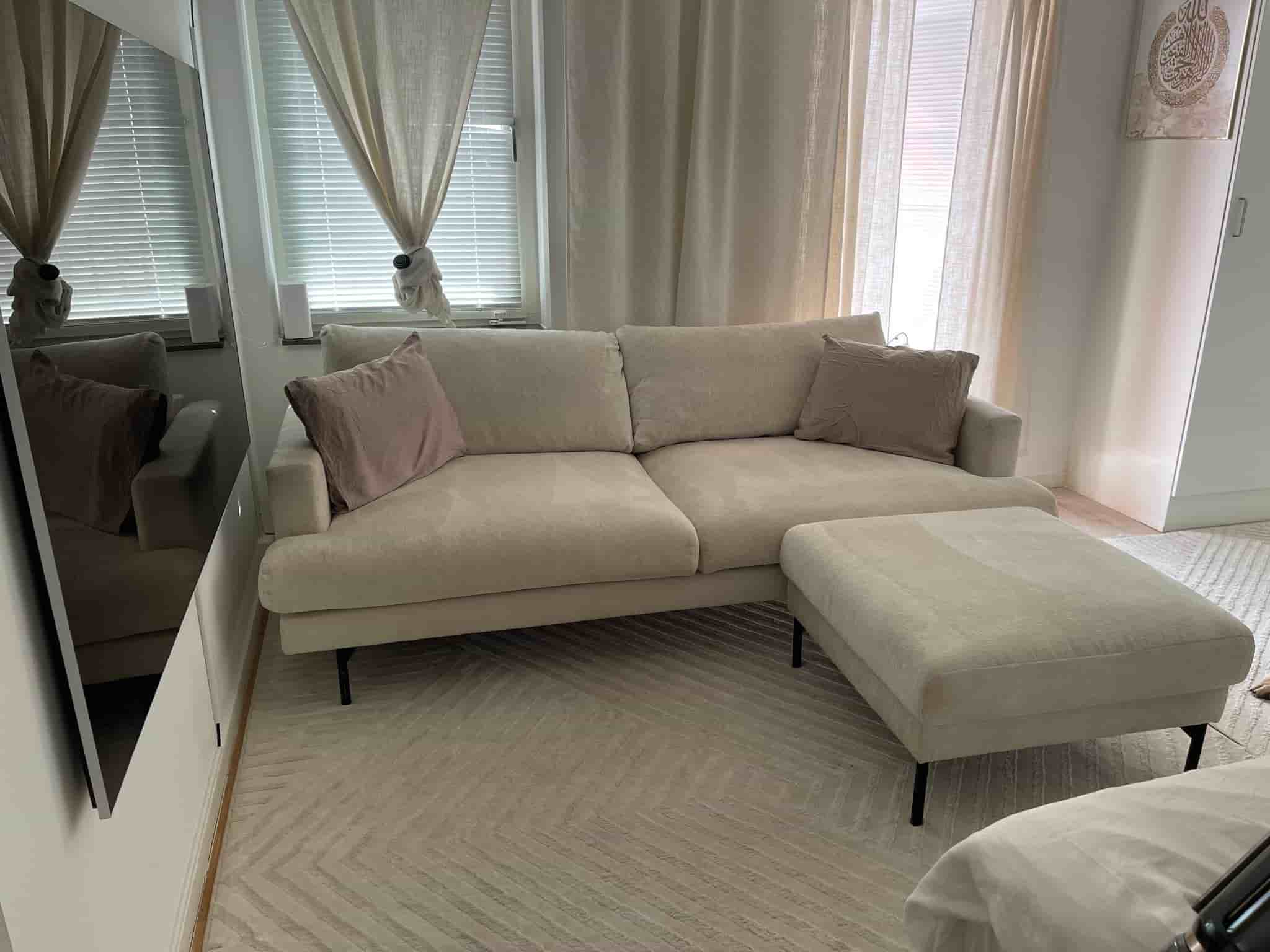 Scandi Days Menard 4-sits Soffa och Fotpall
