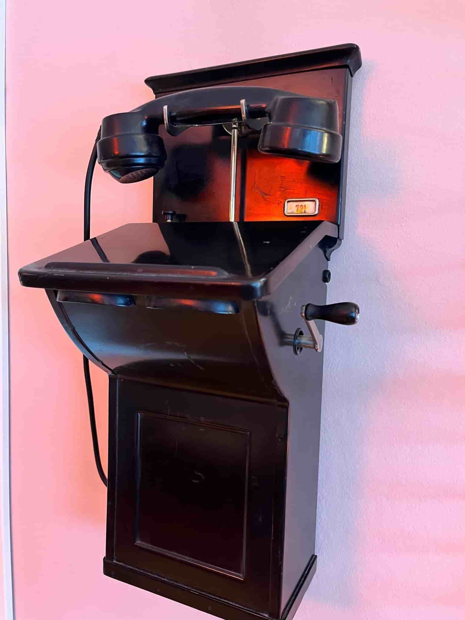 Telefonapparat väggmodell