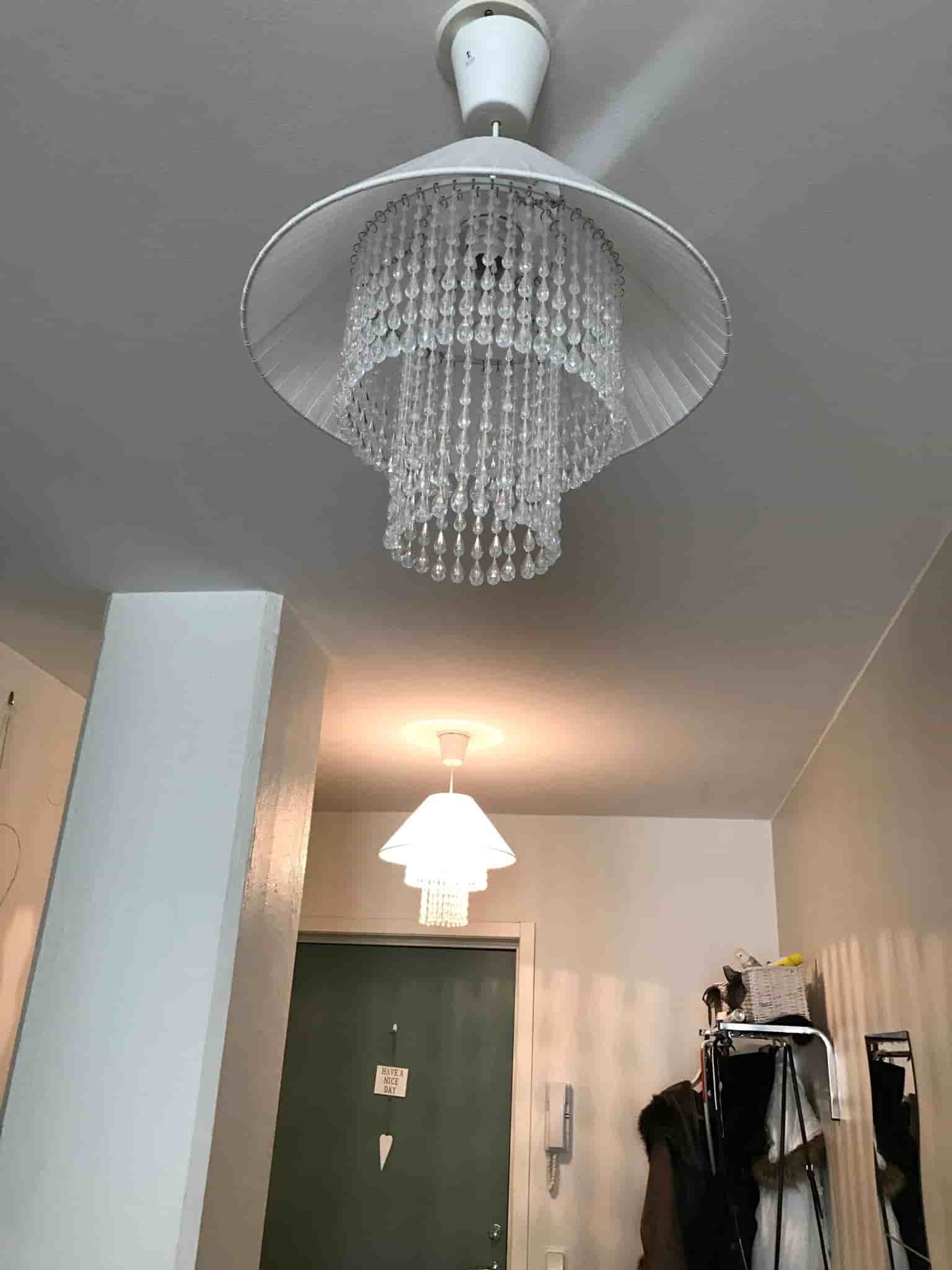 två st taklampor