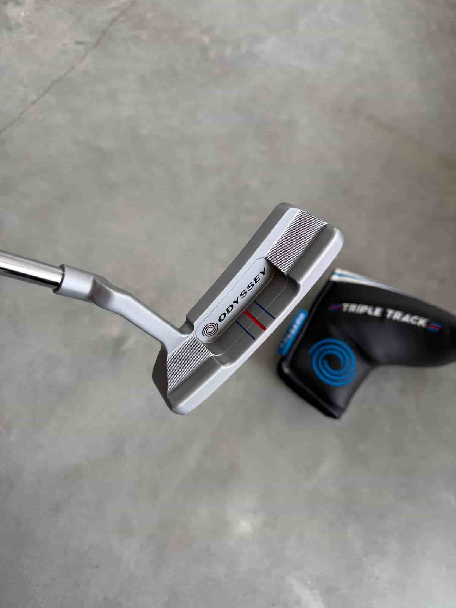 Odyssey White Hot OG Putter Triple Track m. Headcover