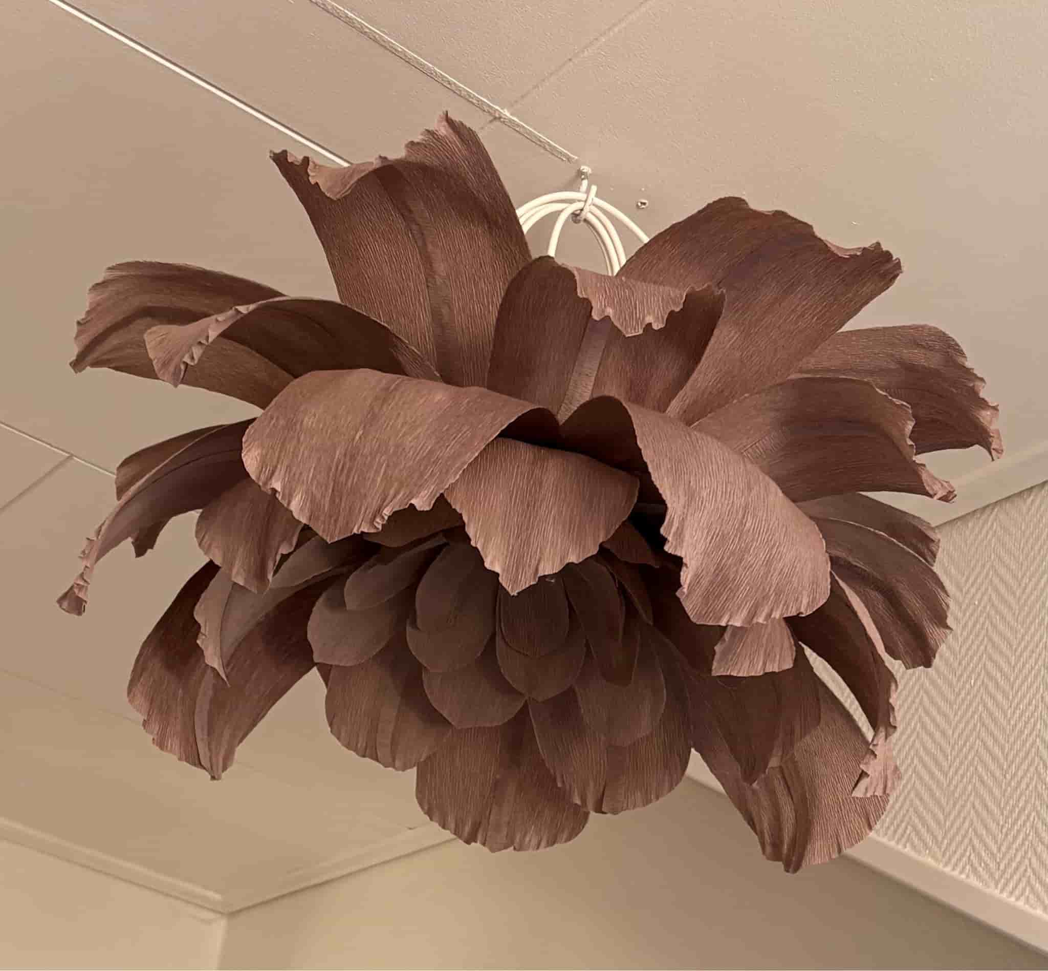 Beige blomlampa 75cm