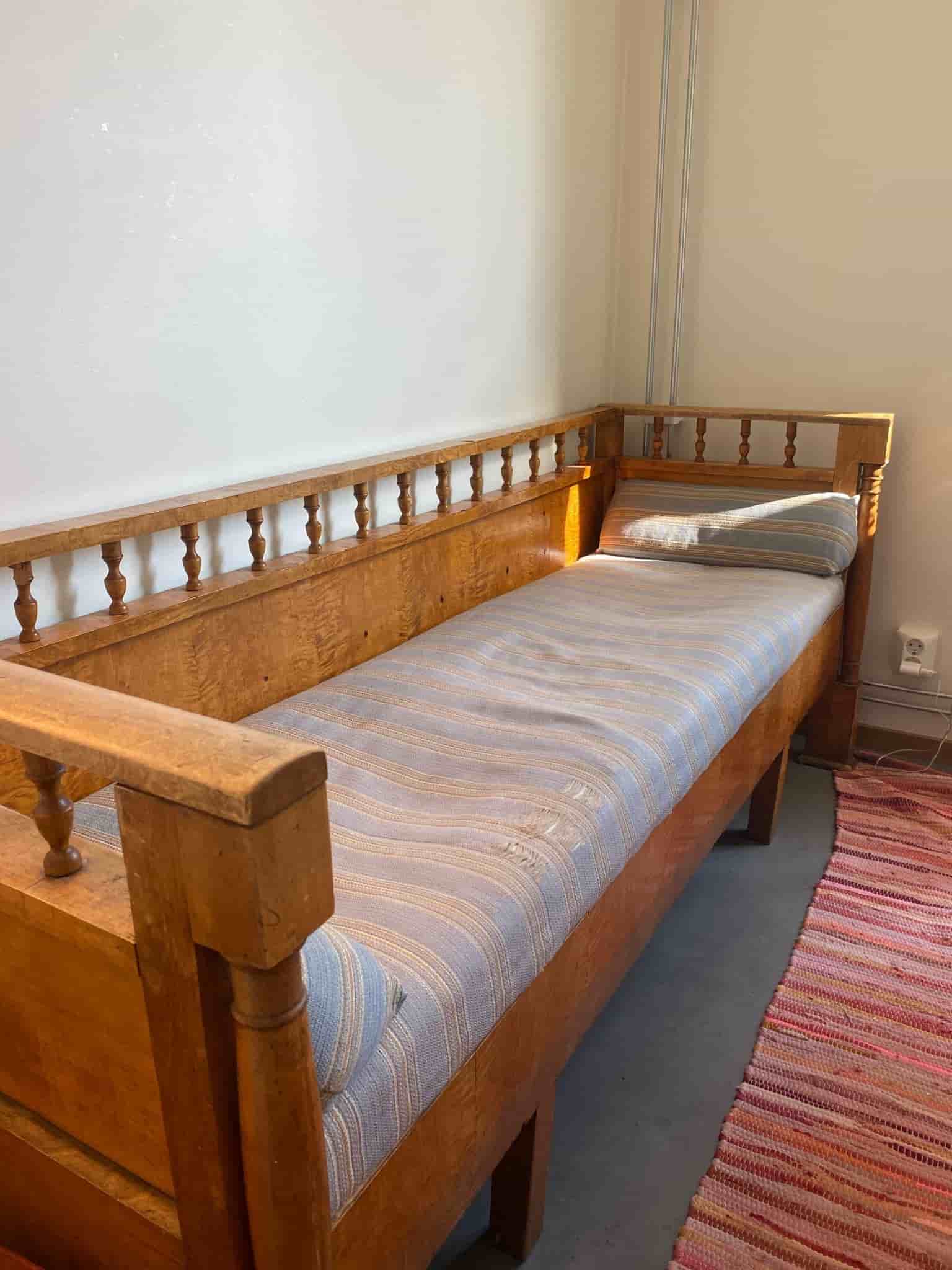 Antik Träsoffa/Kökssoffa