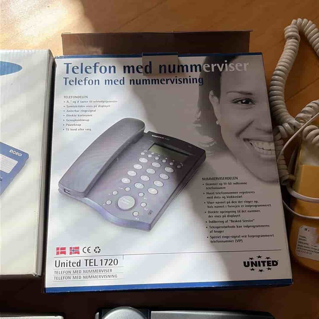 Bords- och väggtelefoner