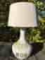 Gammal Porslins Bordslampa Med Lampskärm Handmålade Rosor Signerad MBW Numrerad