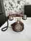 Retro telefon med tryckknappar