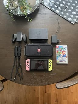 Nintendo Switch med spel och komplett tillbehör